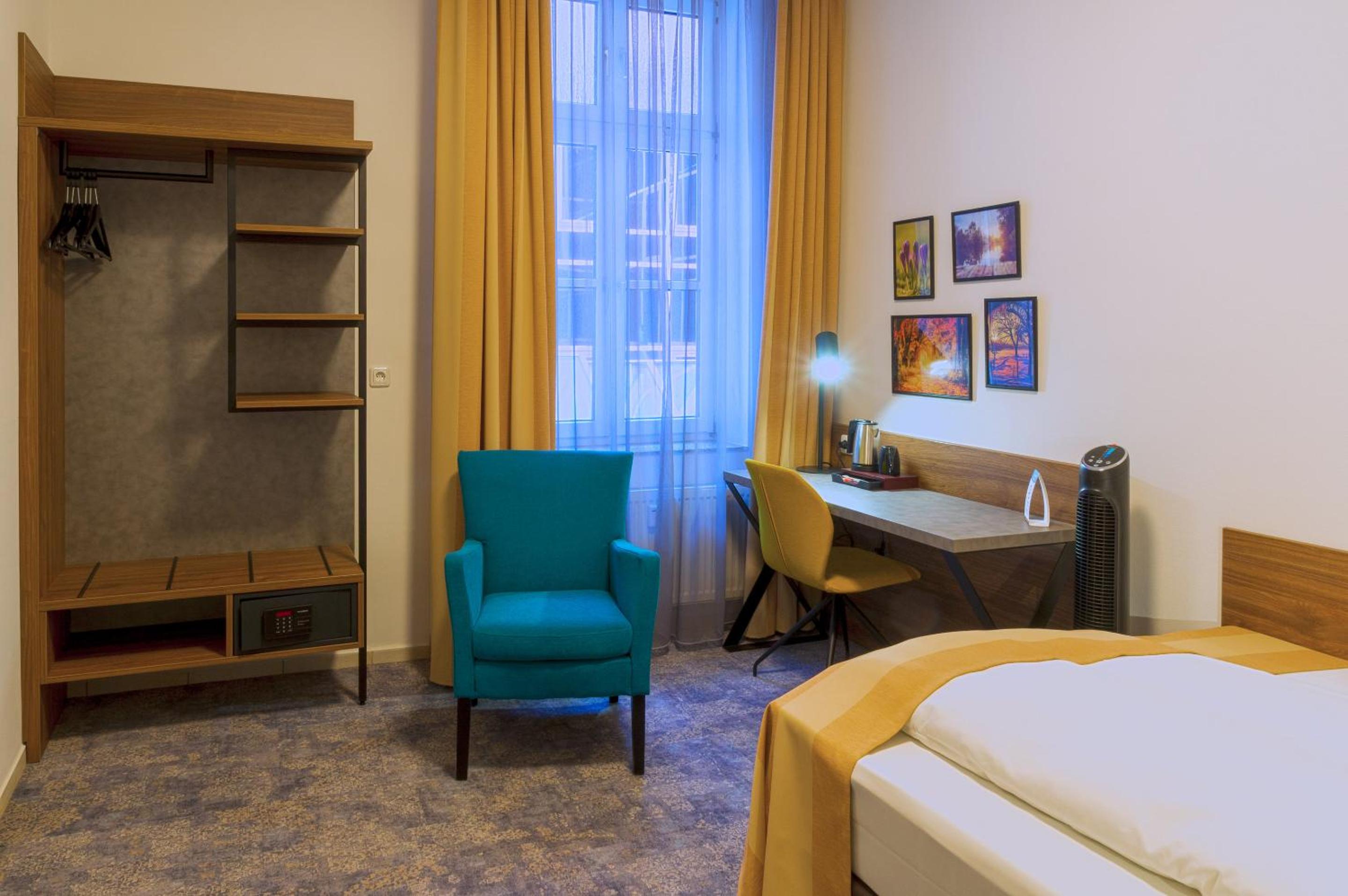 Single Room photo 2