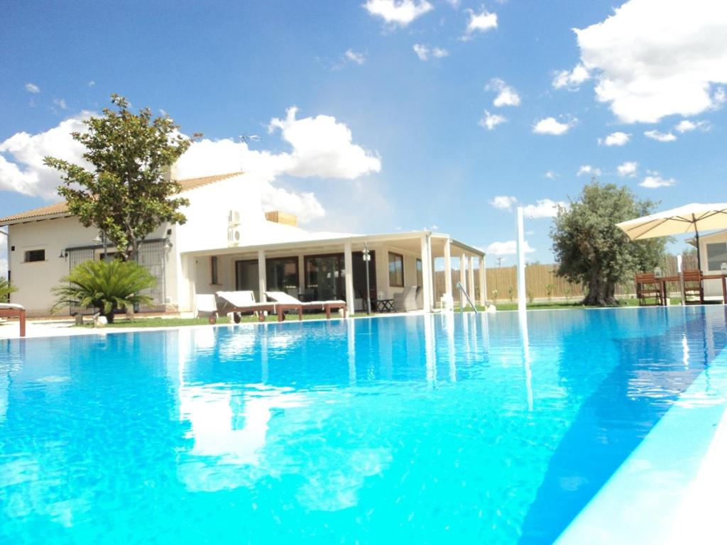 Villa photo 2