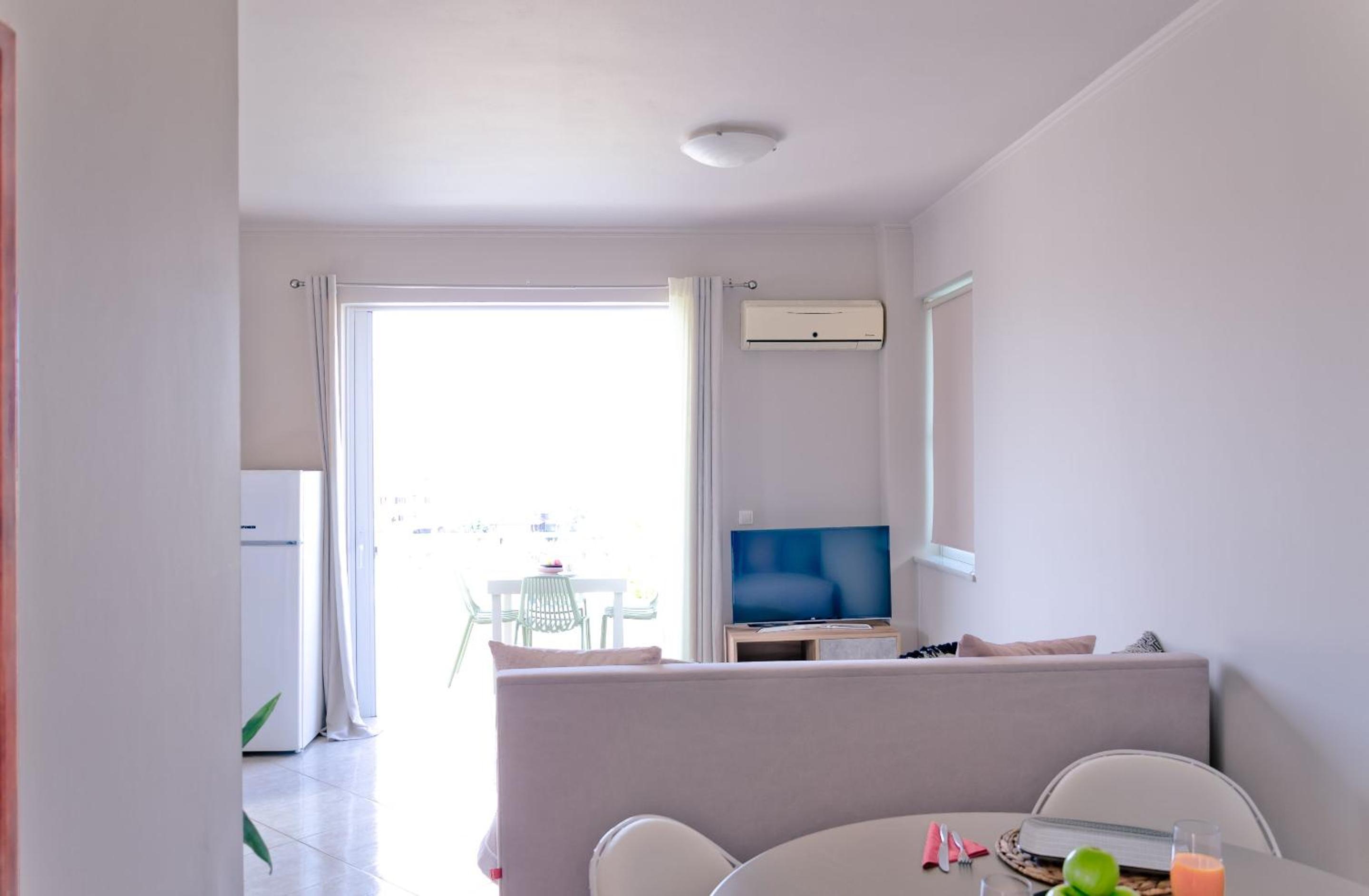 Apartment with Mountain View photo 3