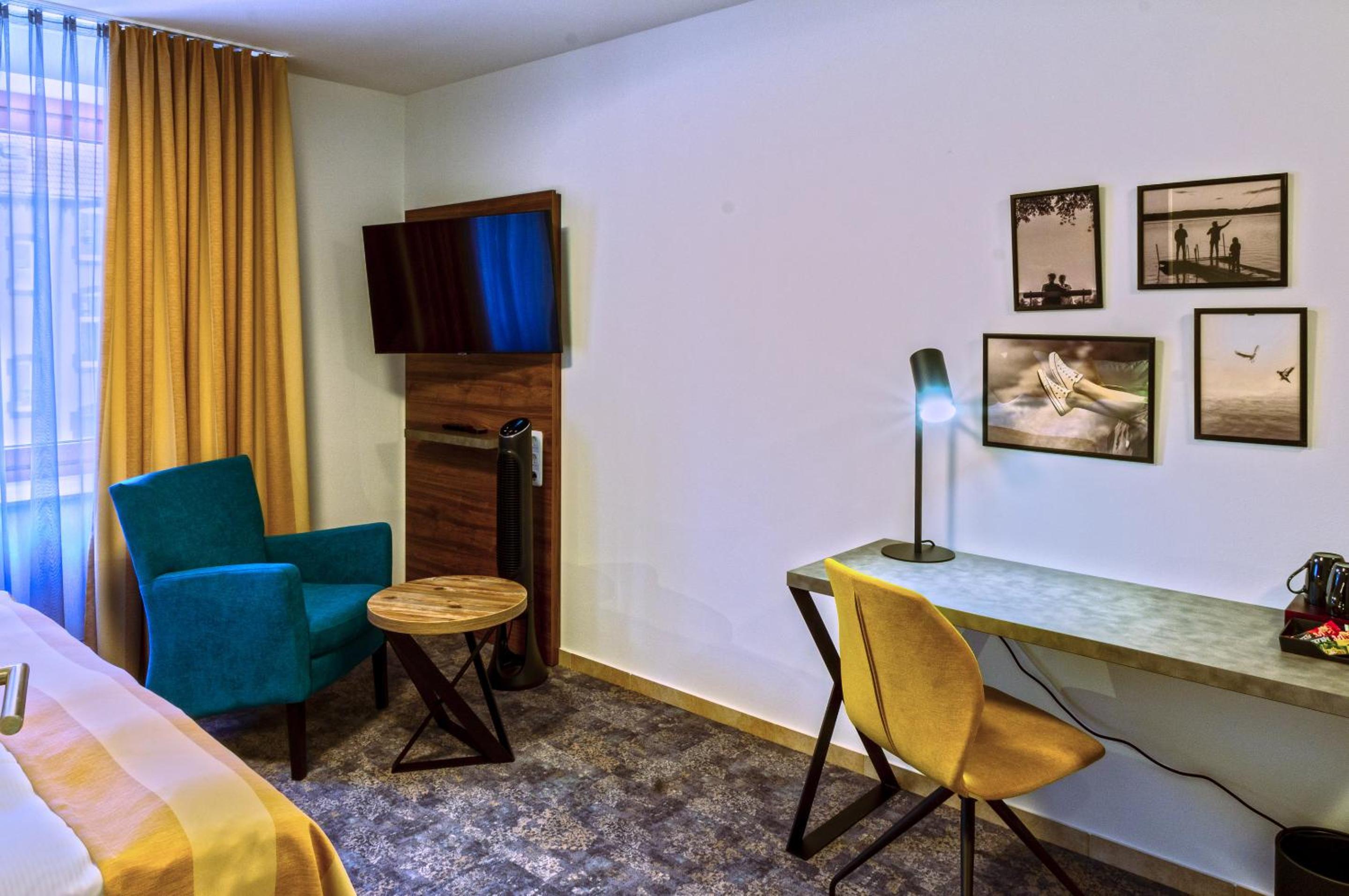 Double Room - Photo 12