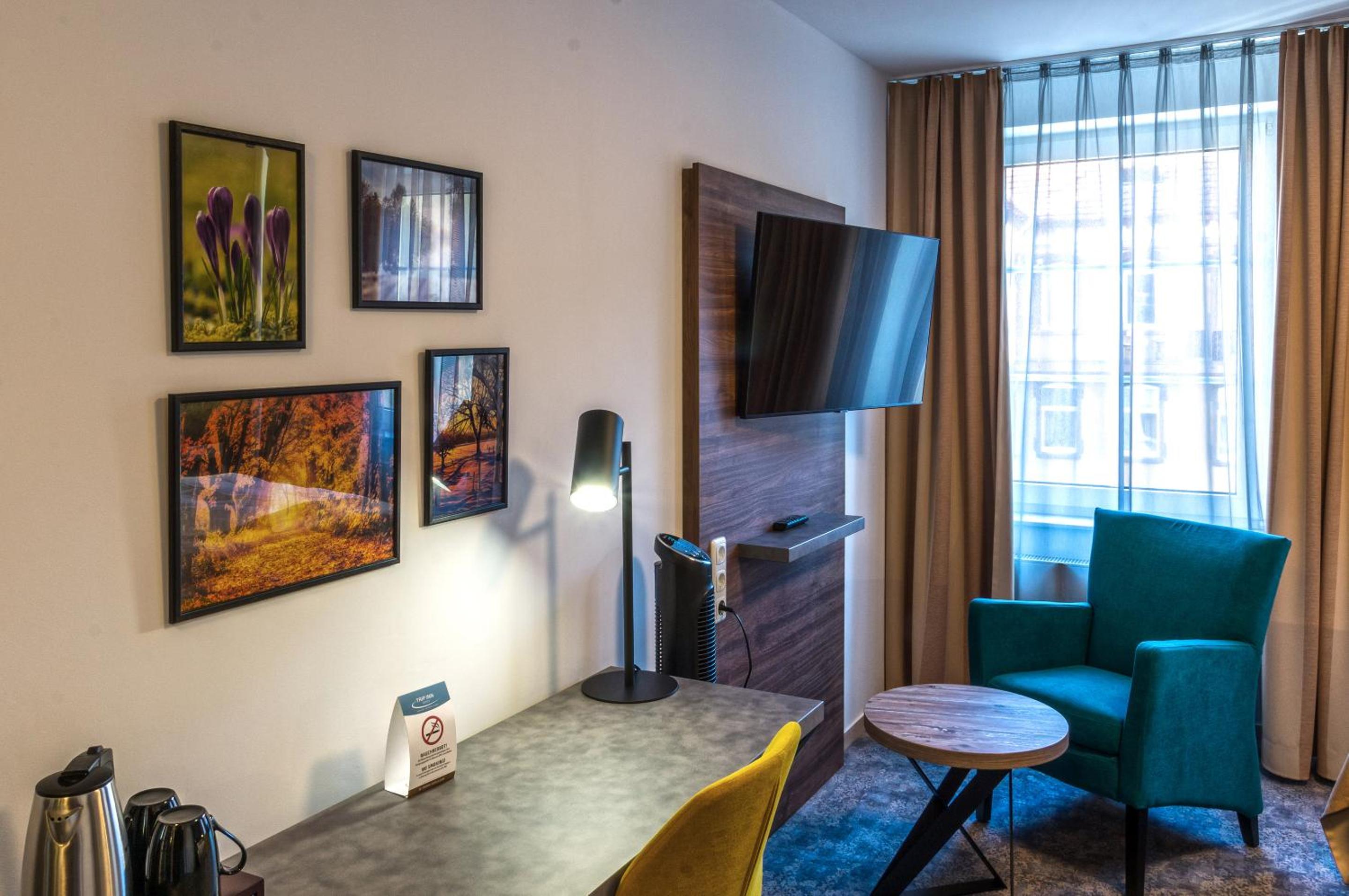 Double Room - Photo 8