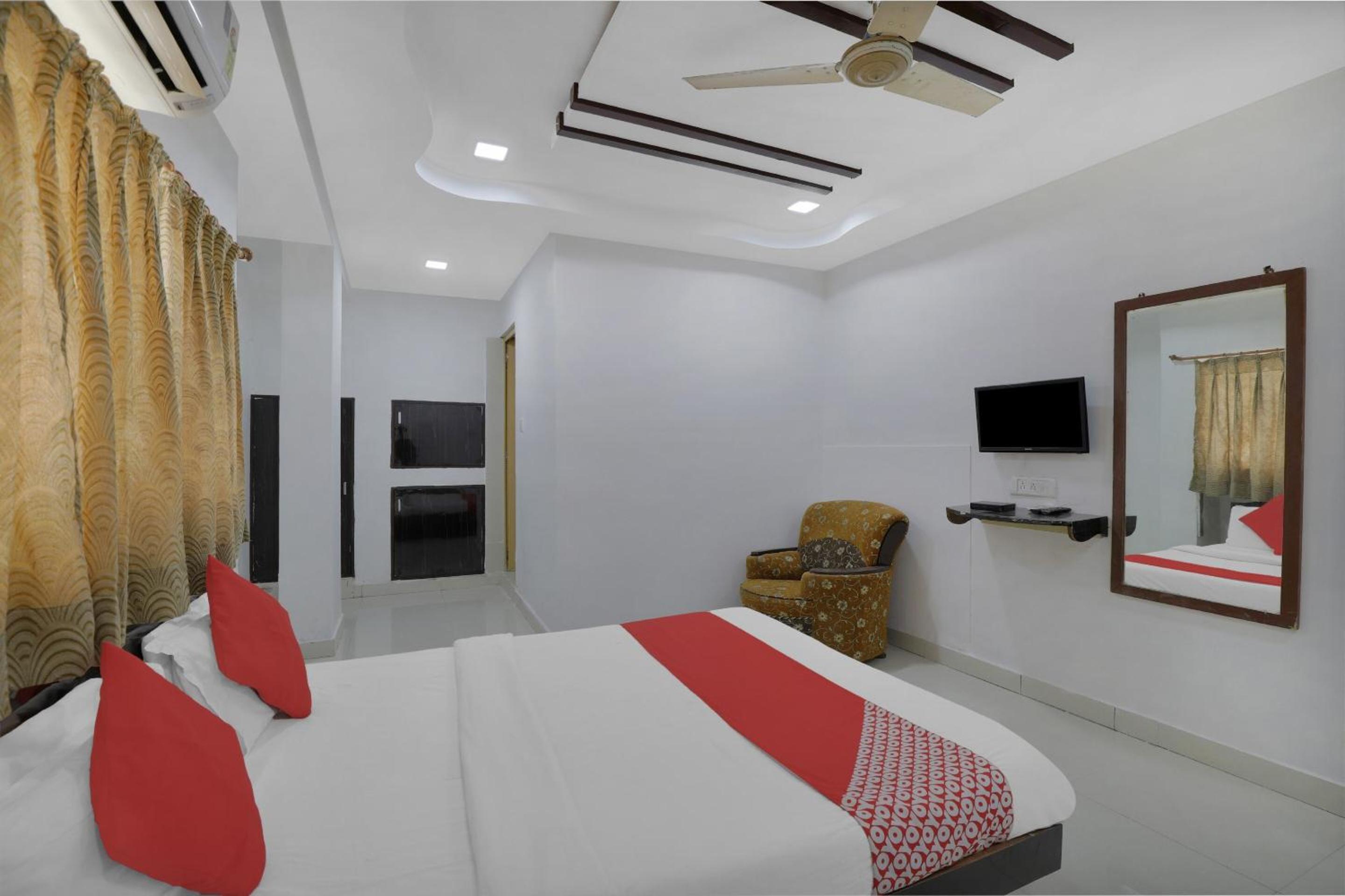 Standard Double Room - Photo 9