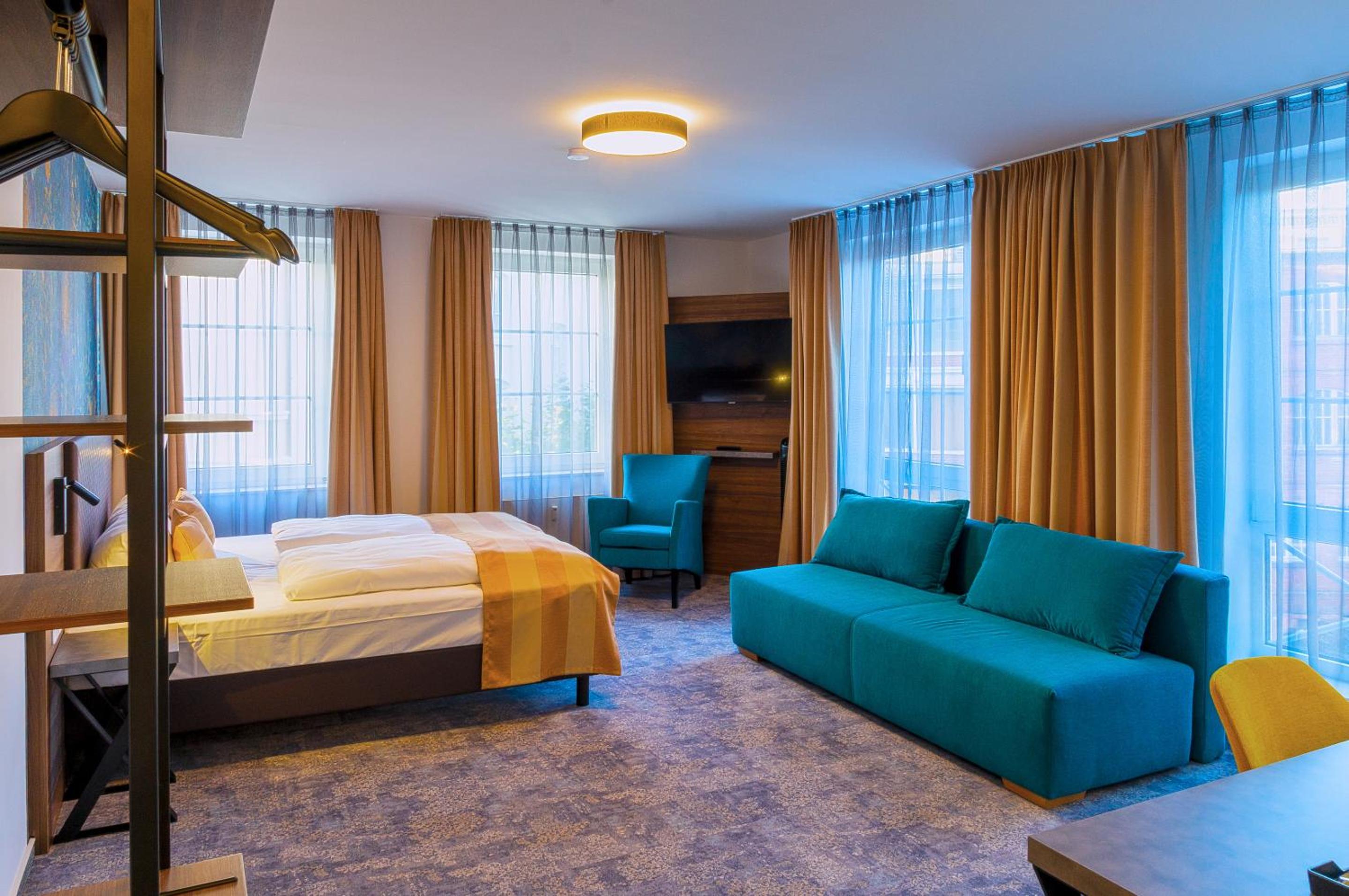 Suite - Photo 7
