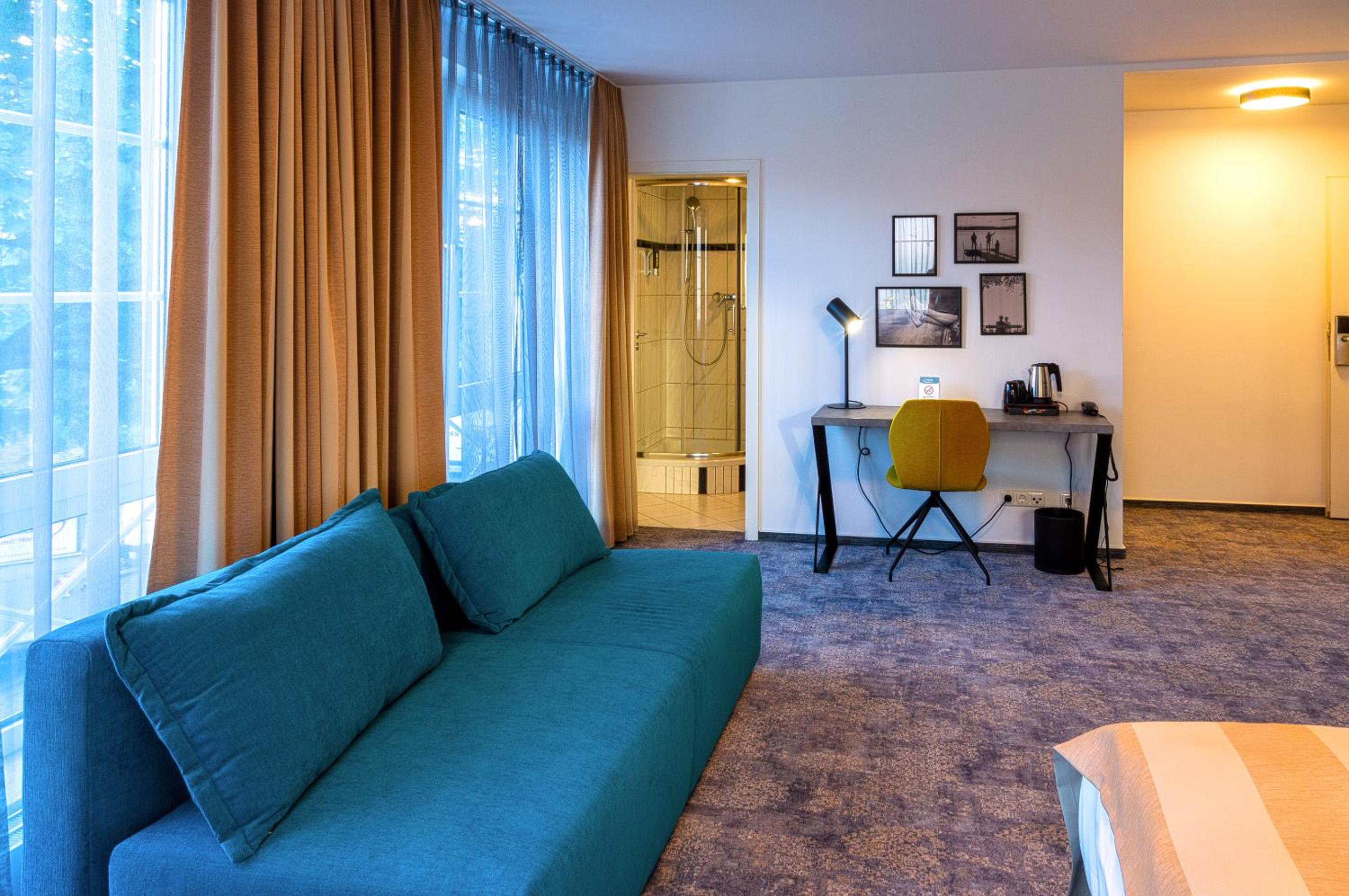 Suite - Photo 5