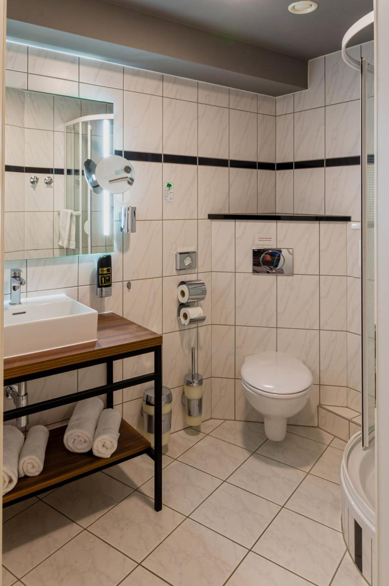 Suite - Photo 3