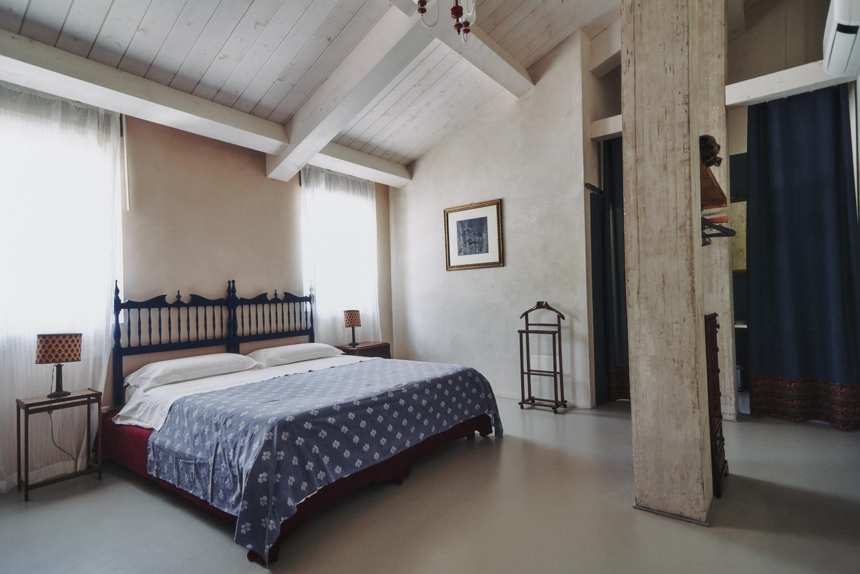 Double or Twin Room with Private Bathroom photo 2