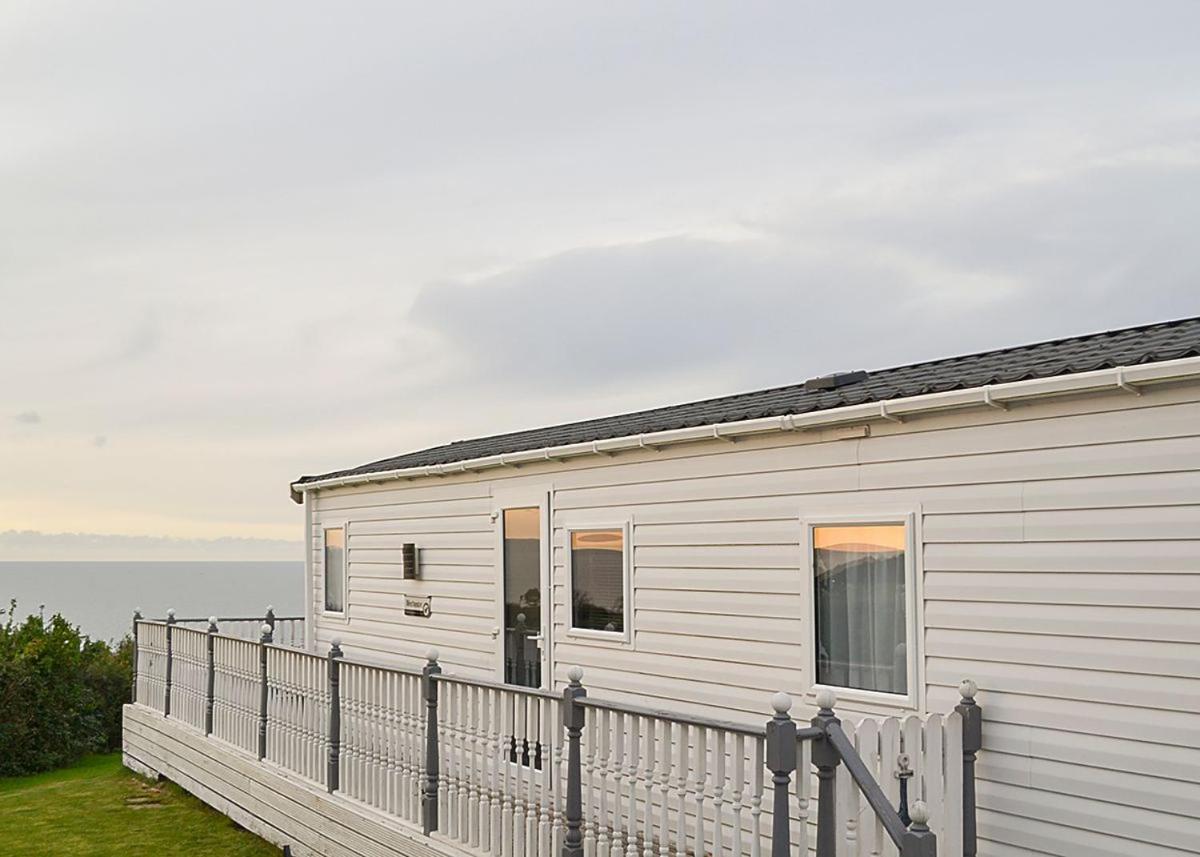 Mobile Home photo 2