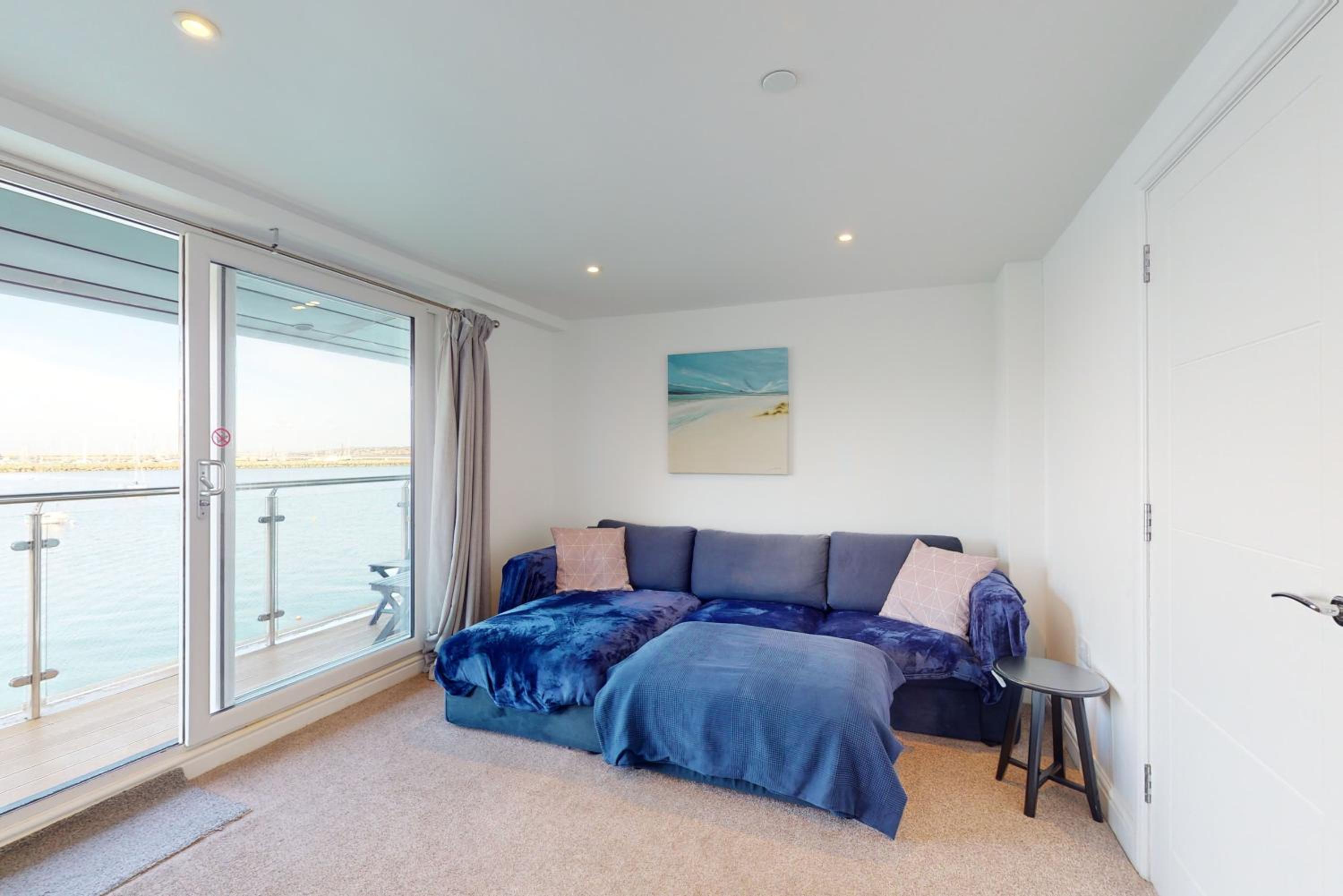 Three-Bedroom Apartment - Photo 1