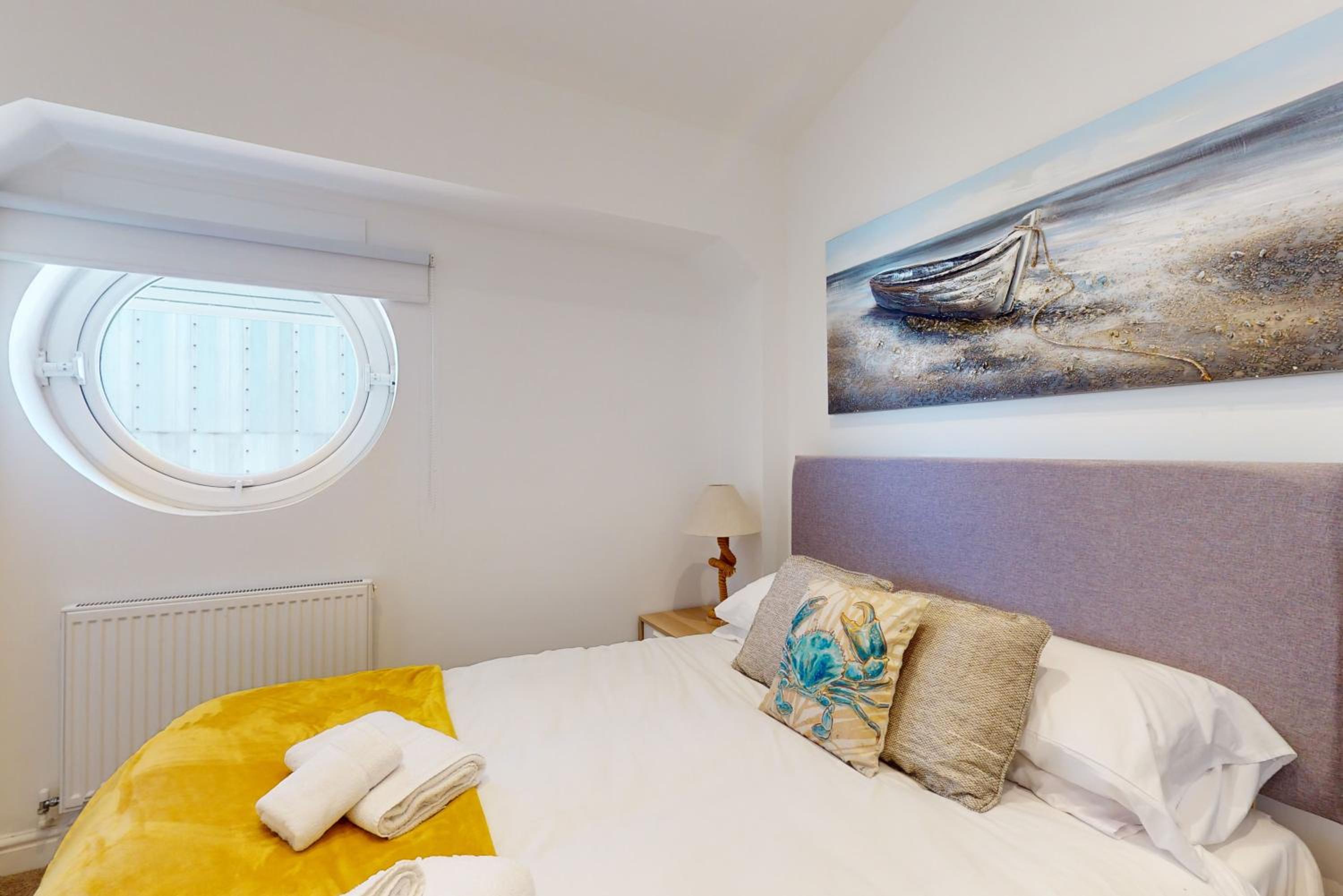 Three-Bedroom Apartment - Photo 7