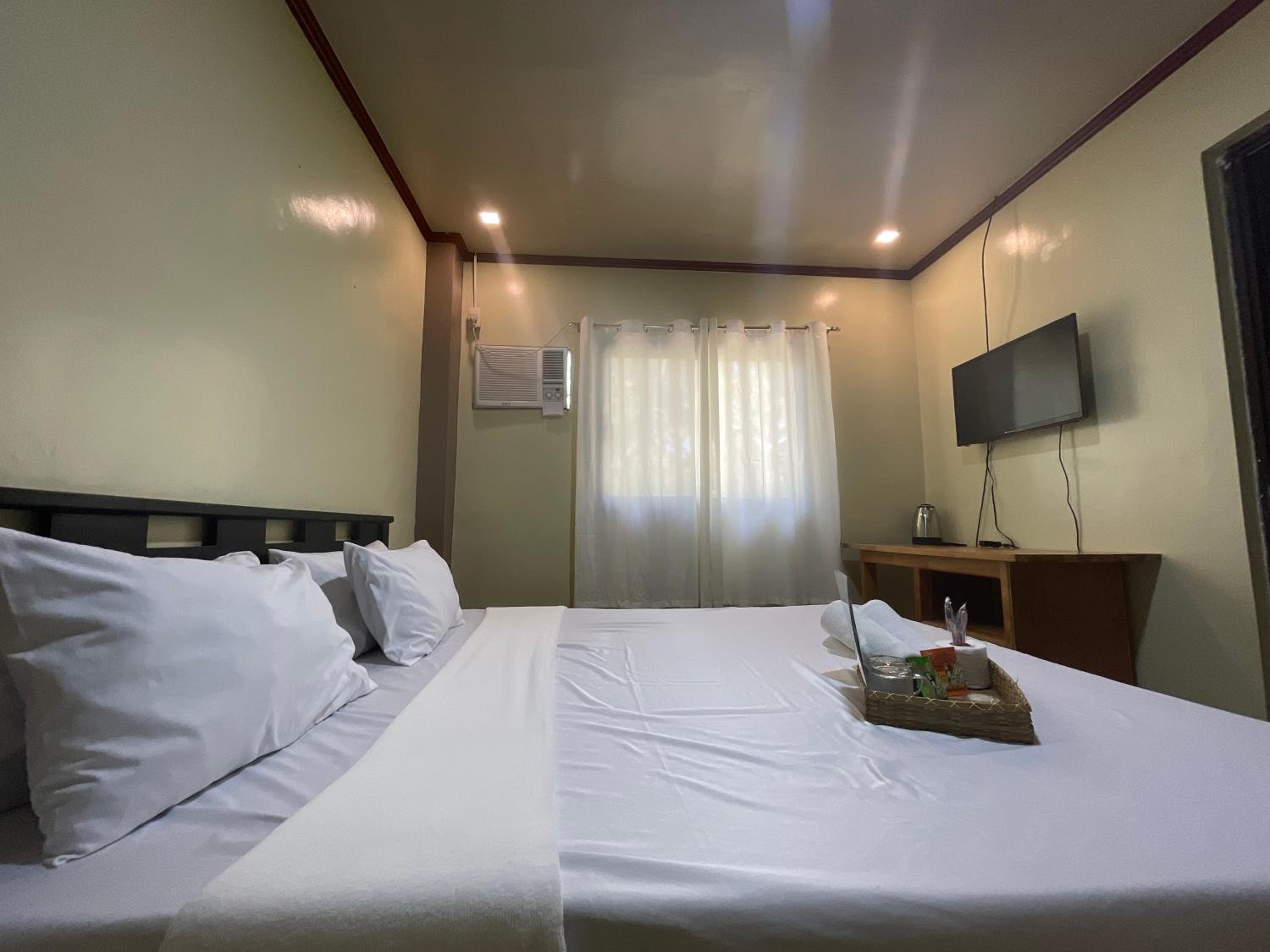 Standard Single Room with Shower photo 2