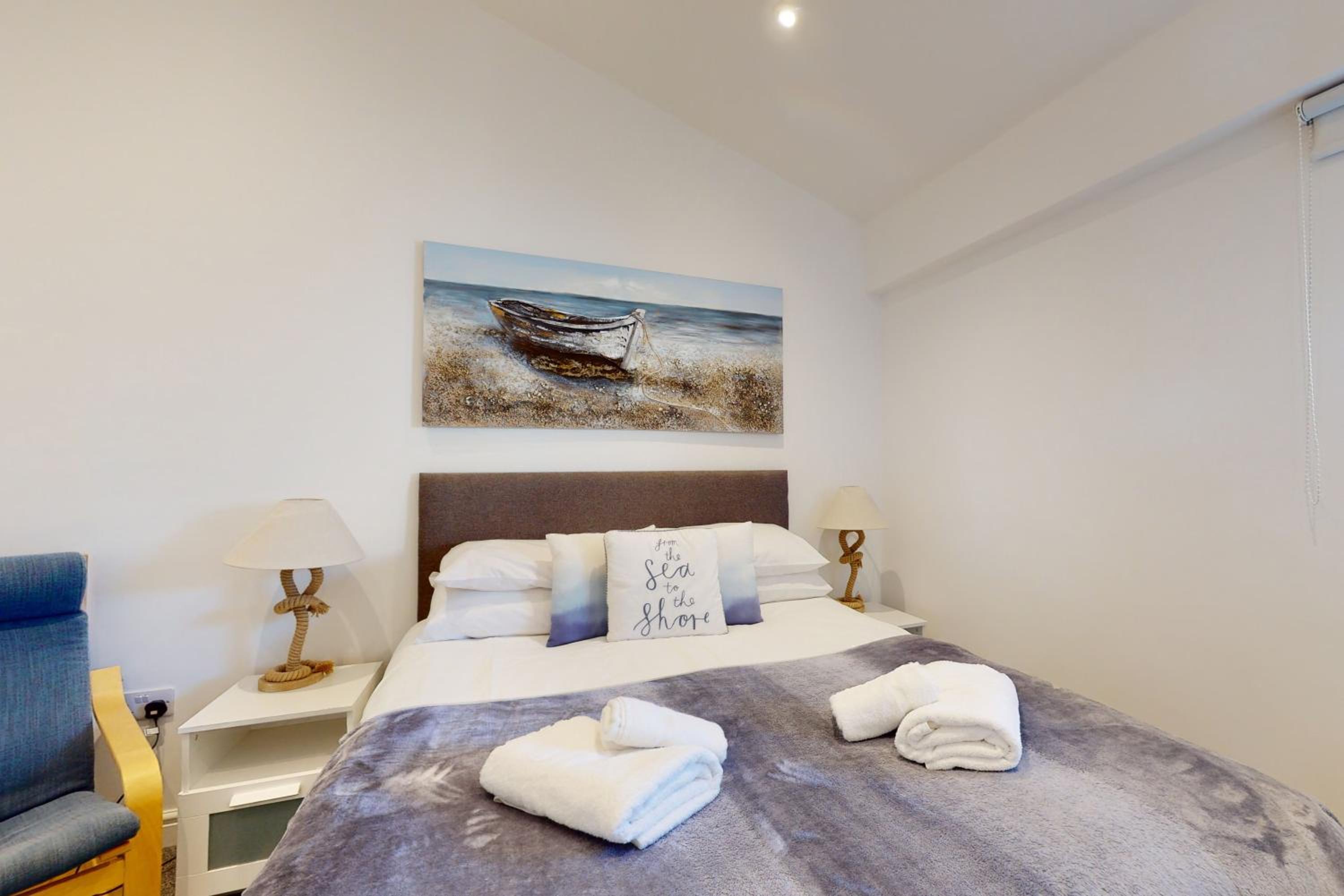 One-Bedroom Apartment - Photo 9