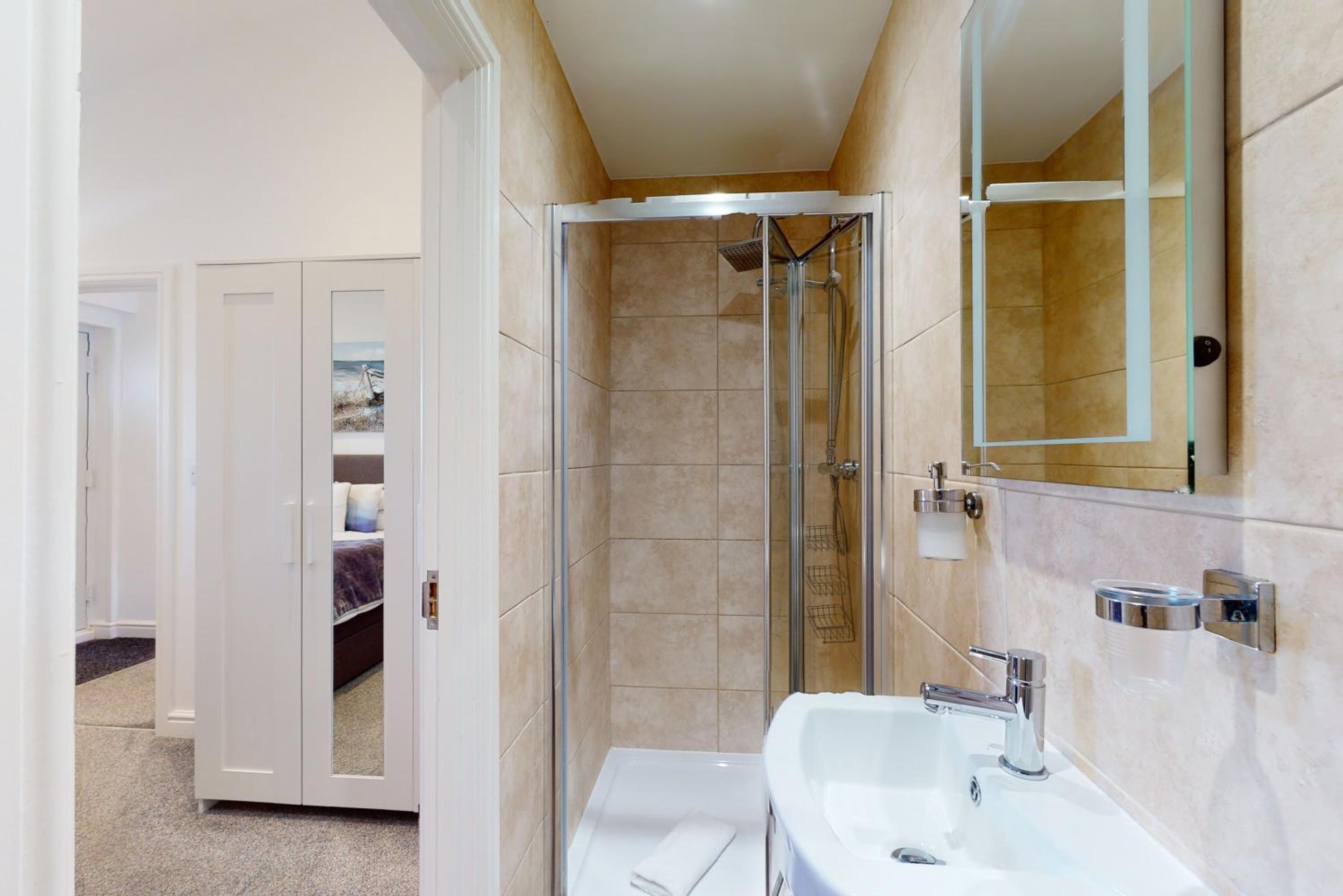 One-Bedroom Apartment - Photo 11