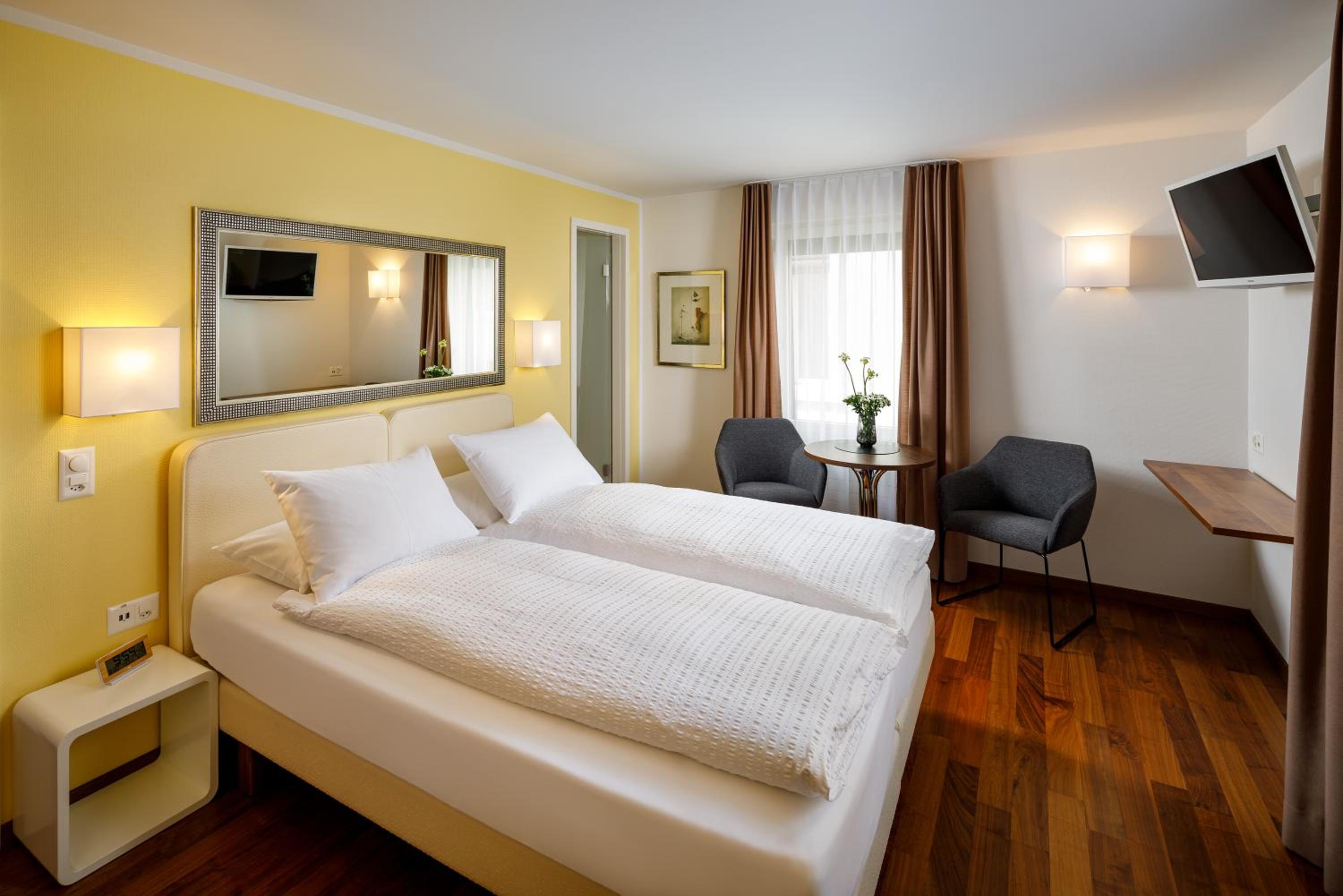 Superior Double Room with Bathroom