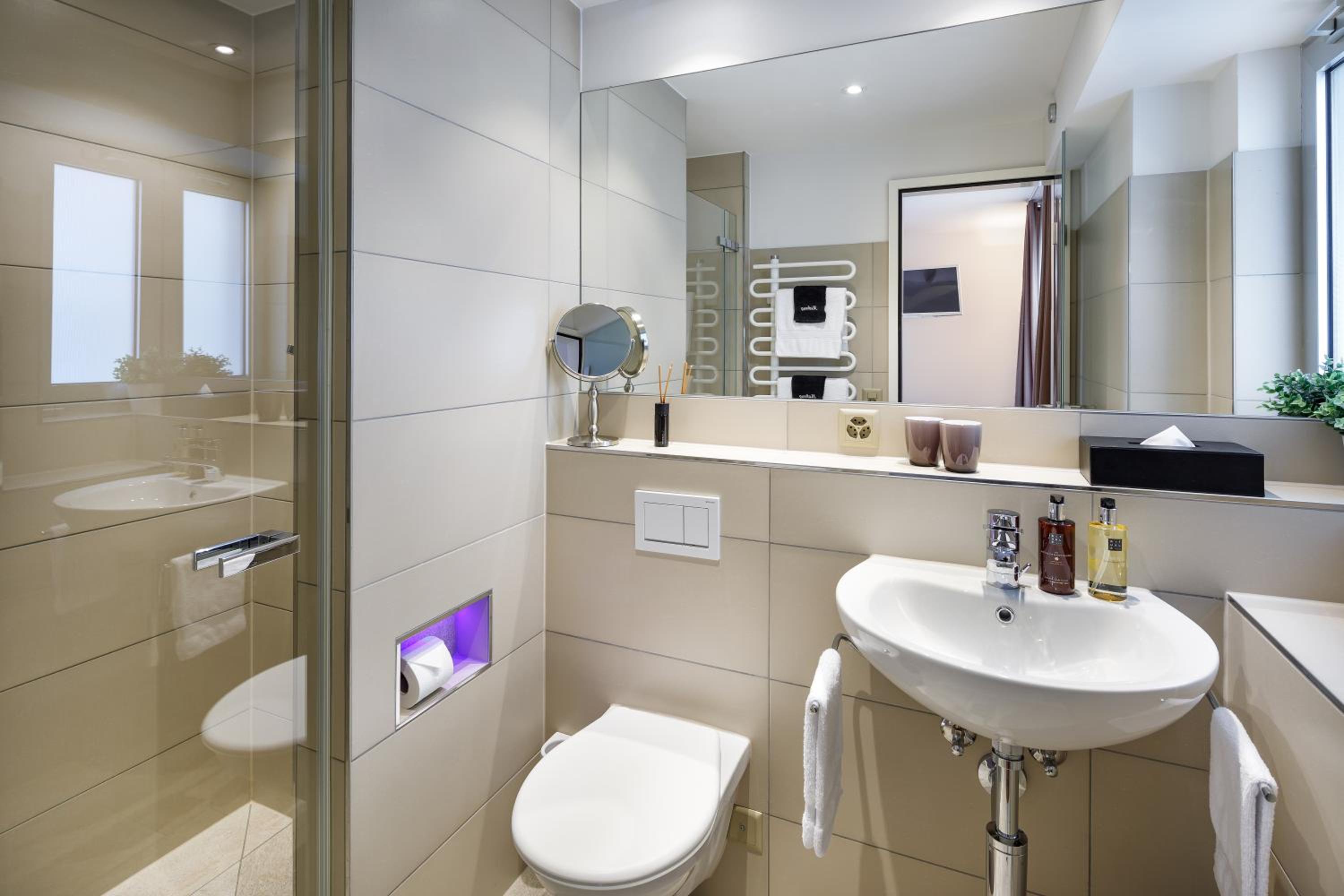 Superior Double Room with Bathroom, photo 7