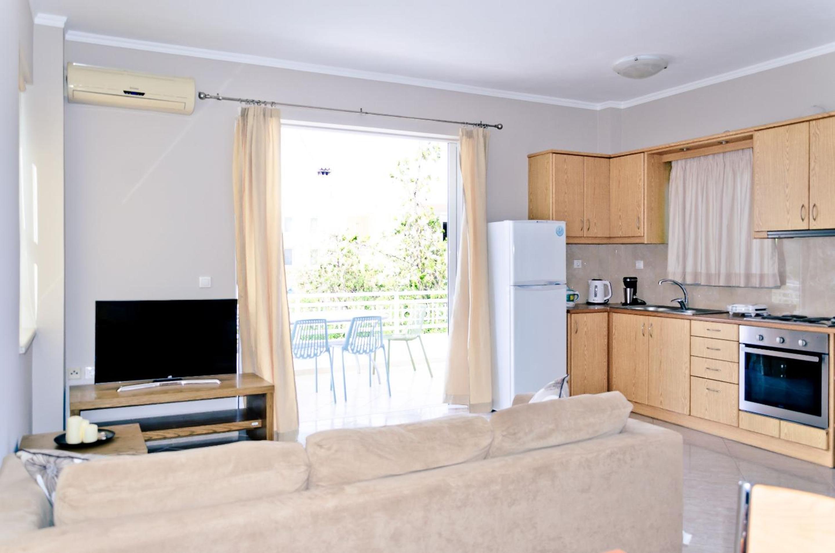 Apartment with Mountain View