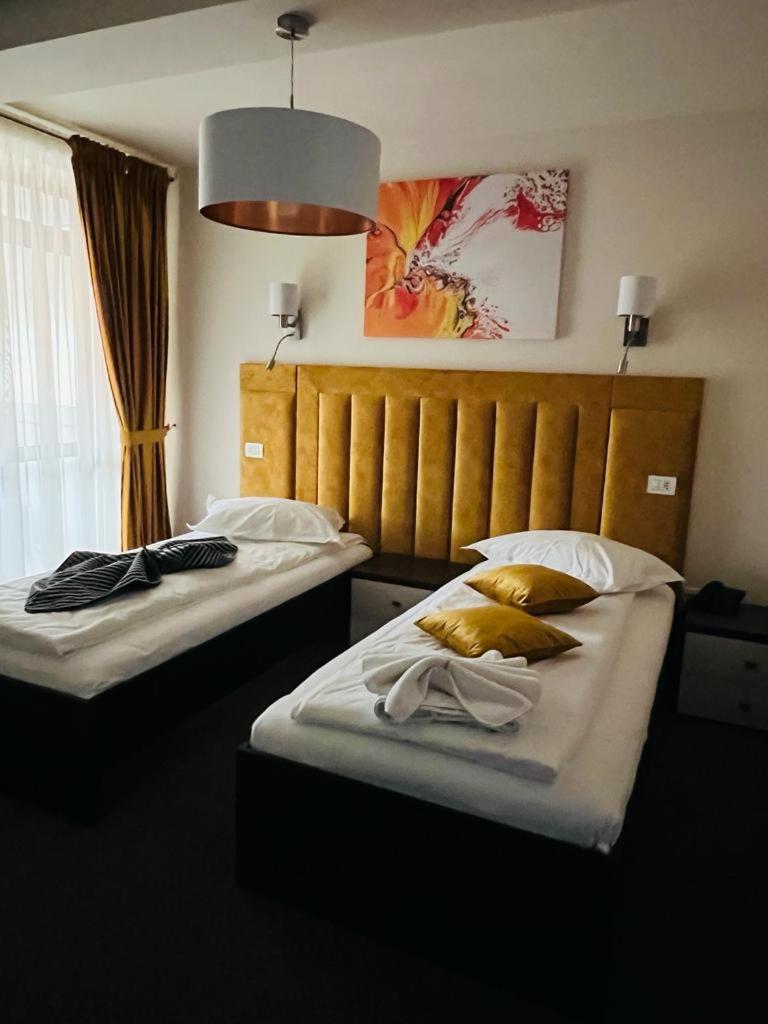 Twin Room - Photo 2