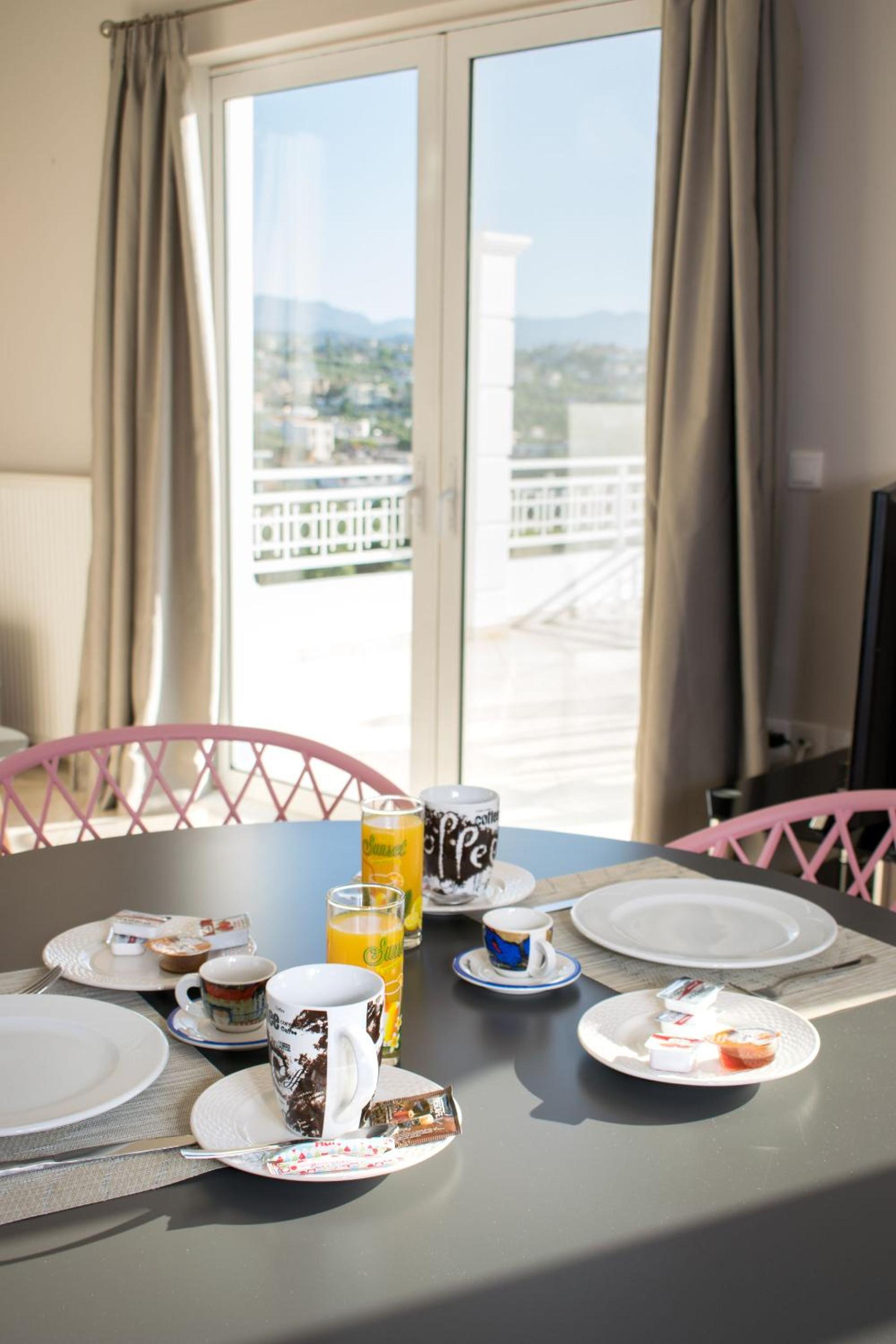 Apartment with Partial Sea View photo 3