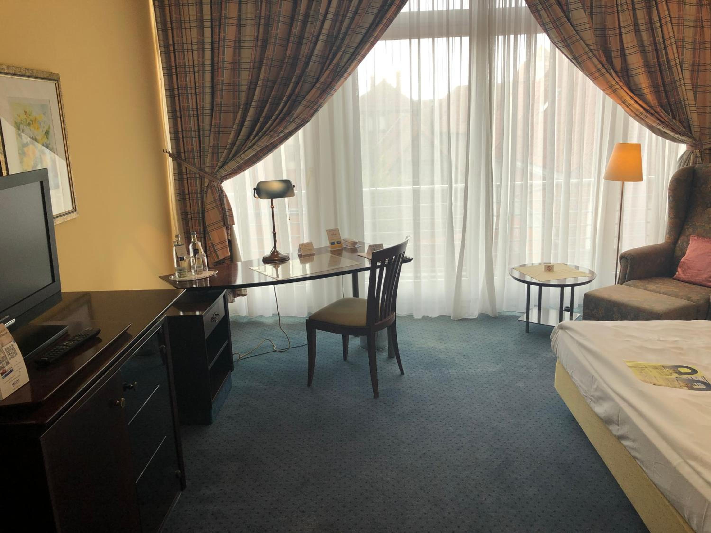 Standard Queen Room