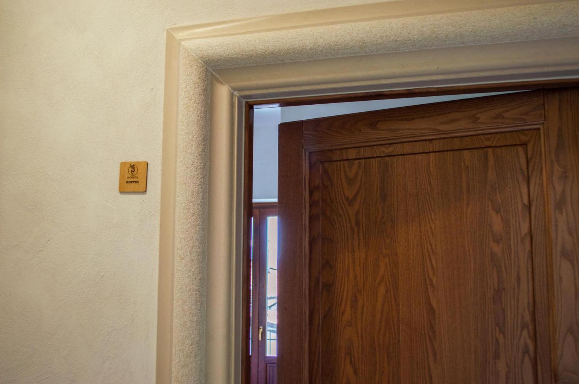 Double Room with Balcony and Sea View - Photo 19