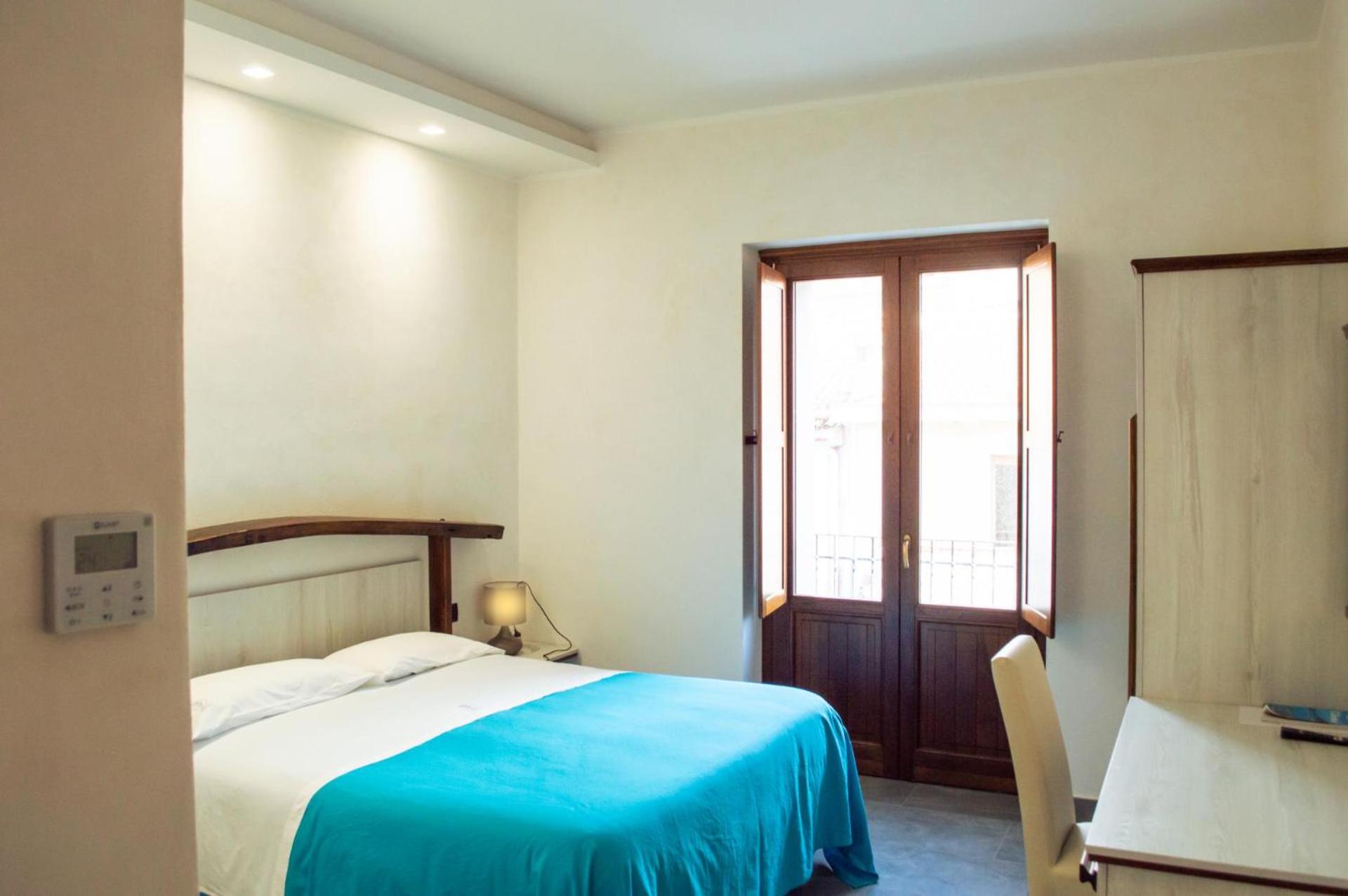 Double Room with Balcony - Photo 1