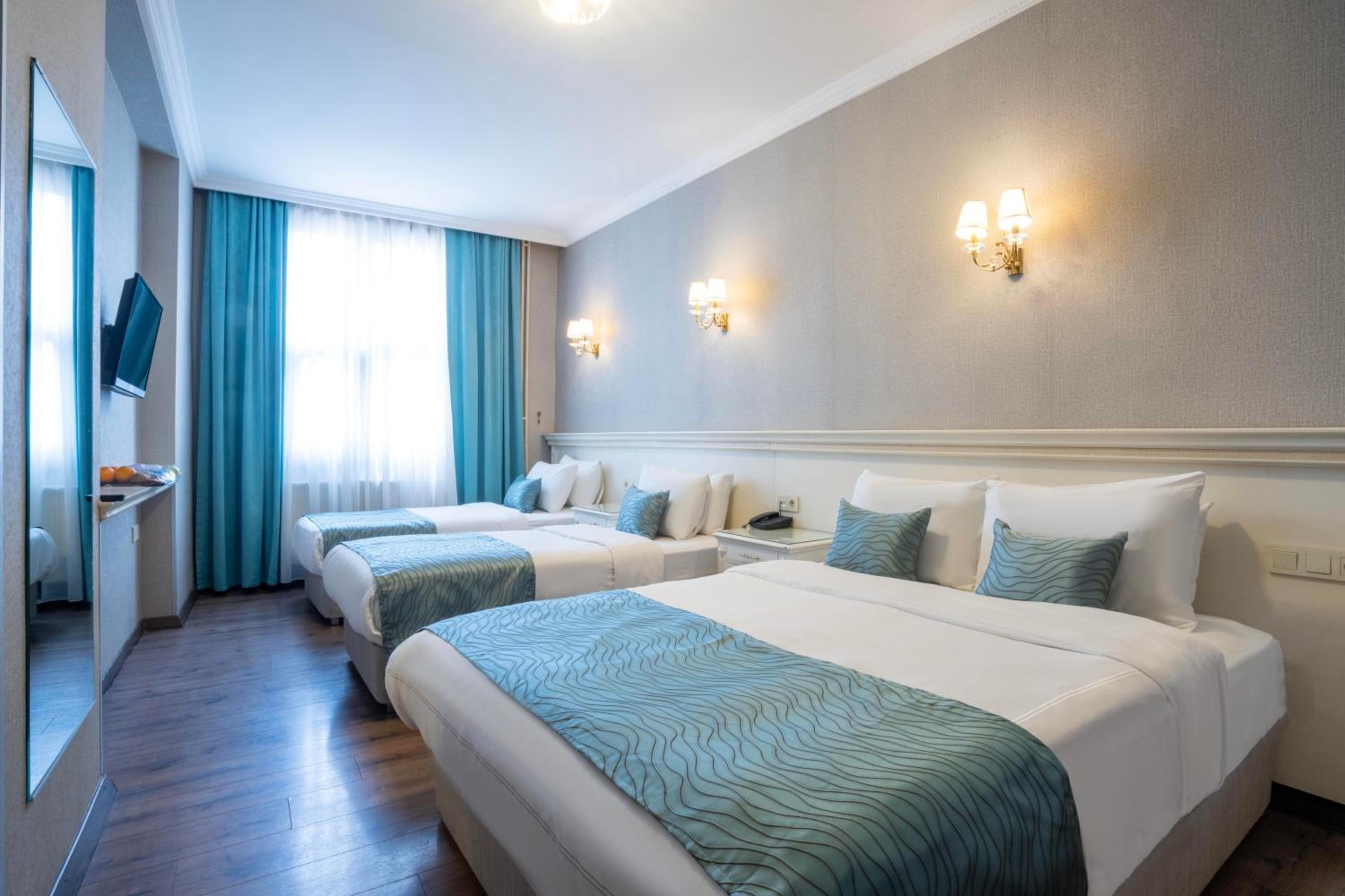 Standard Triple Room photo 2