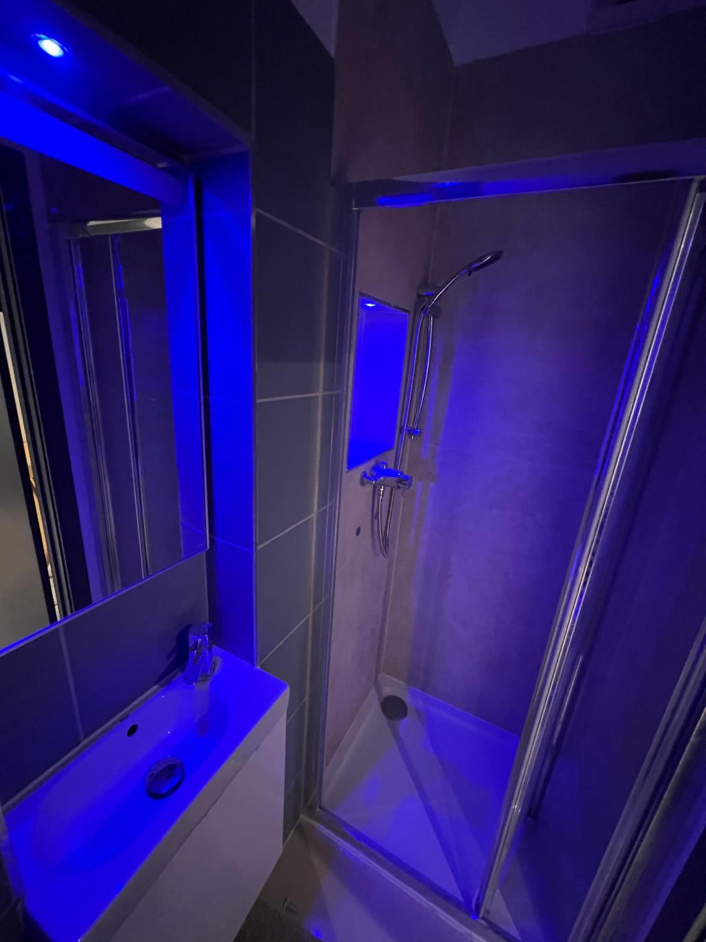 Double Room with Private Bathroom photo 2