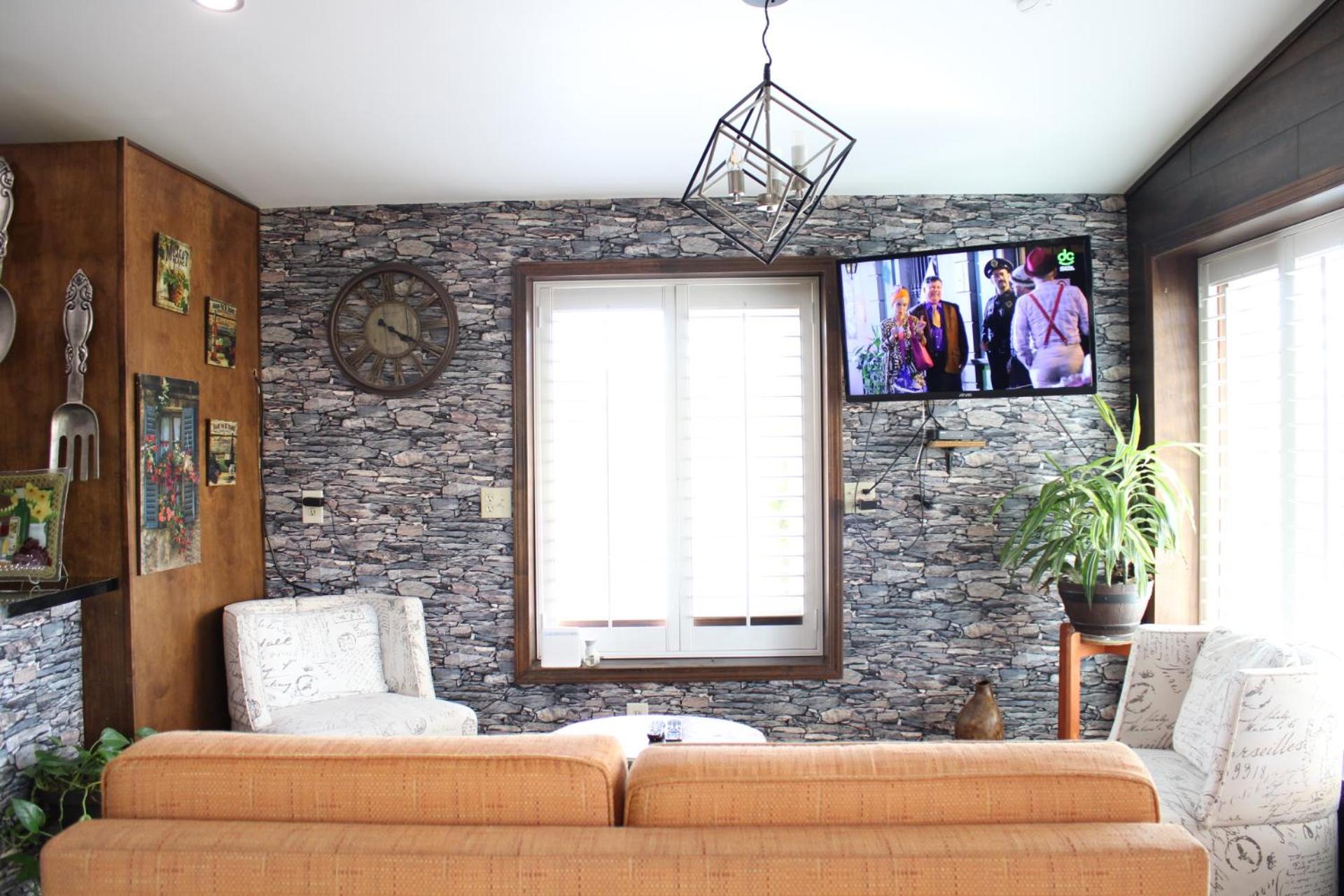 Two-Bedroom House - Photo 6