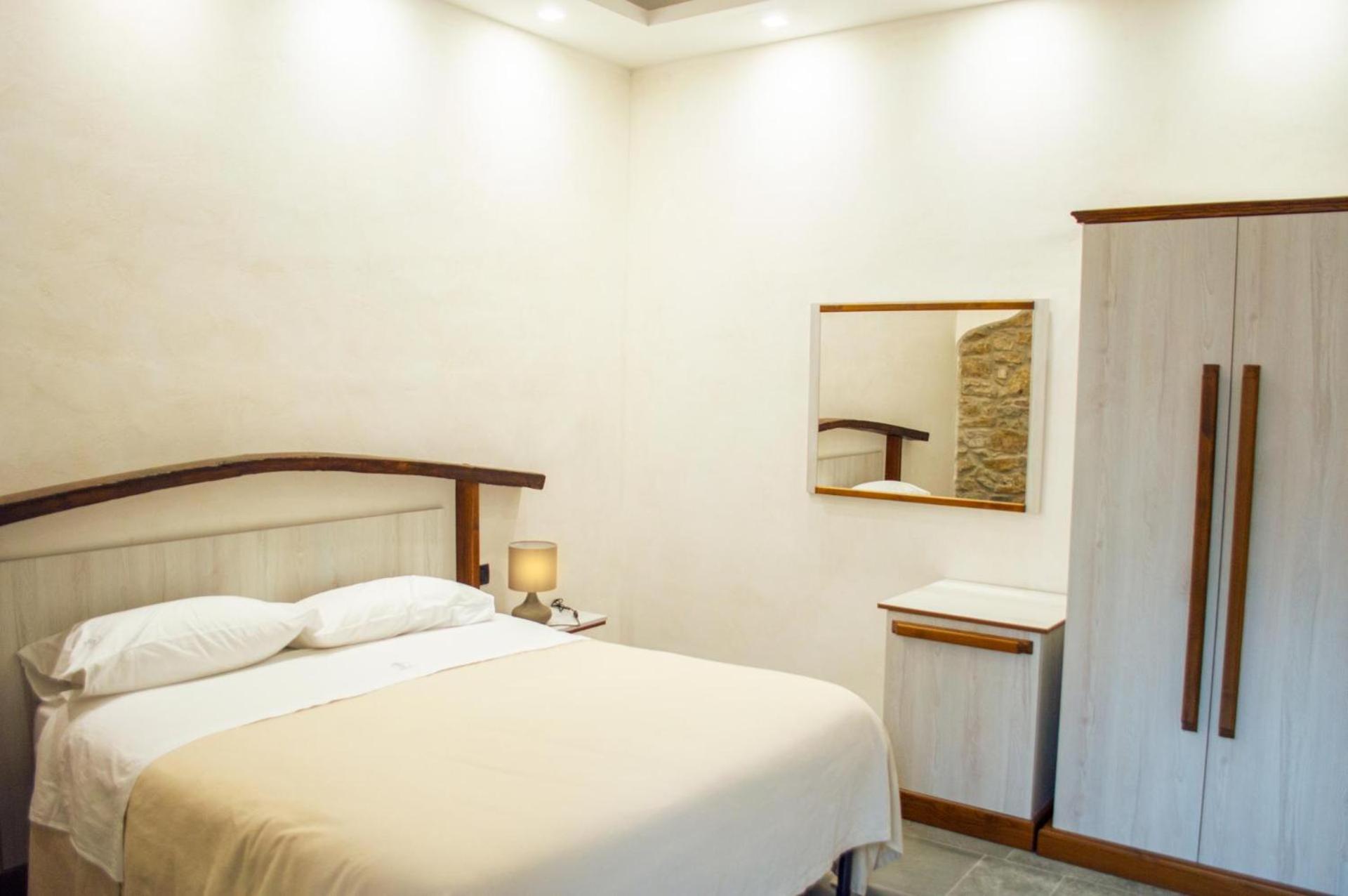Triple Room with Balcony - Photo 5