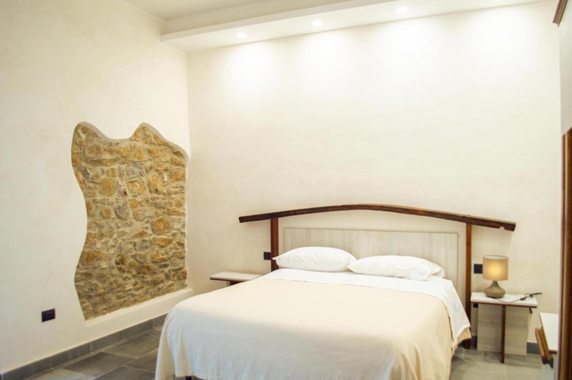 Triple Room with Balcony - Photo 4