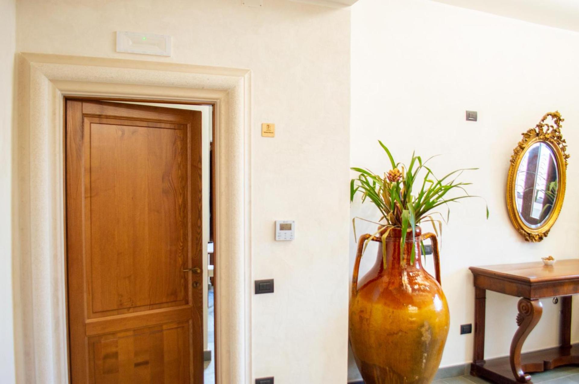 Triple Room with Balcony - Photo 2