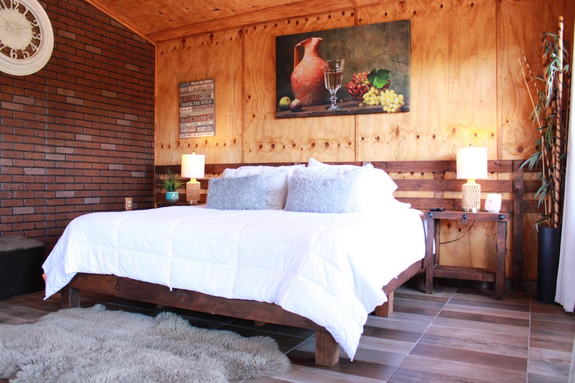 Suite - Photo 10