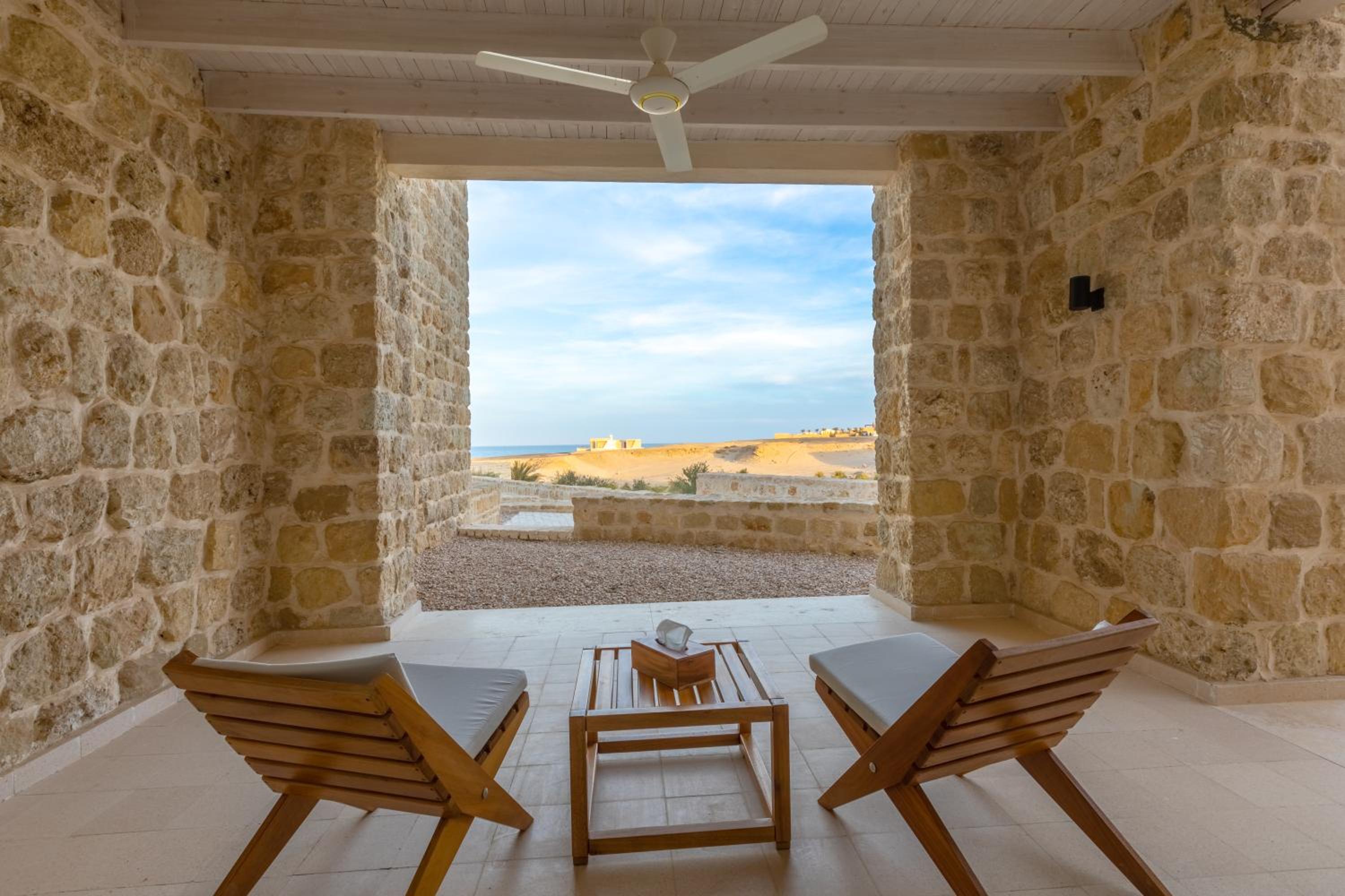 Standard Twin Room with Sea View - Photo 3
