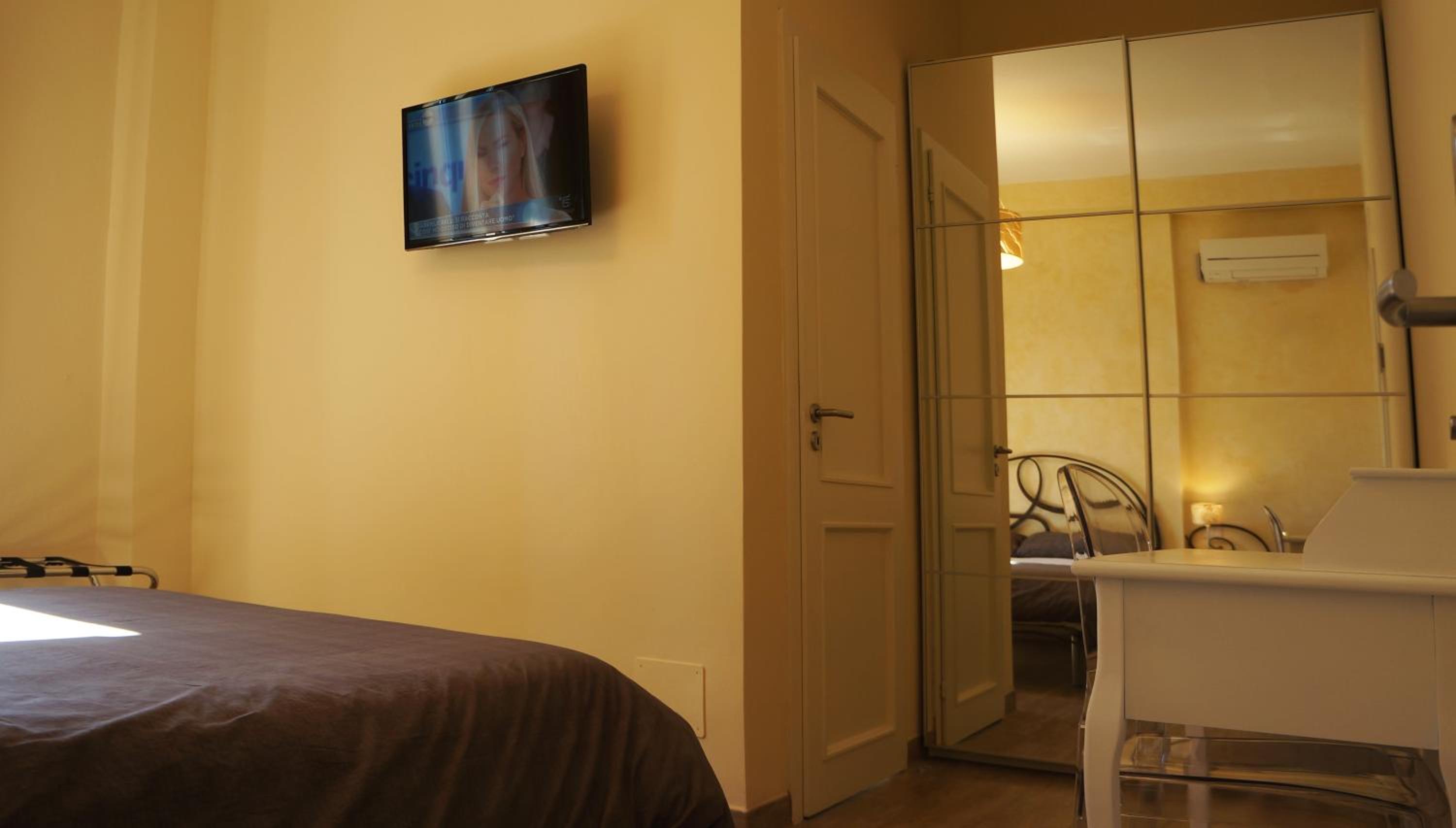 Superior Double Room with Balcony photo 3