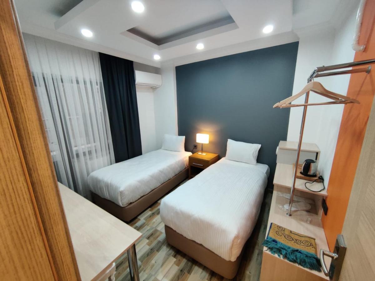 Standard Double or Twin Room photo 1