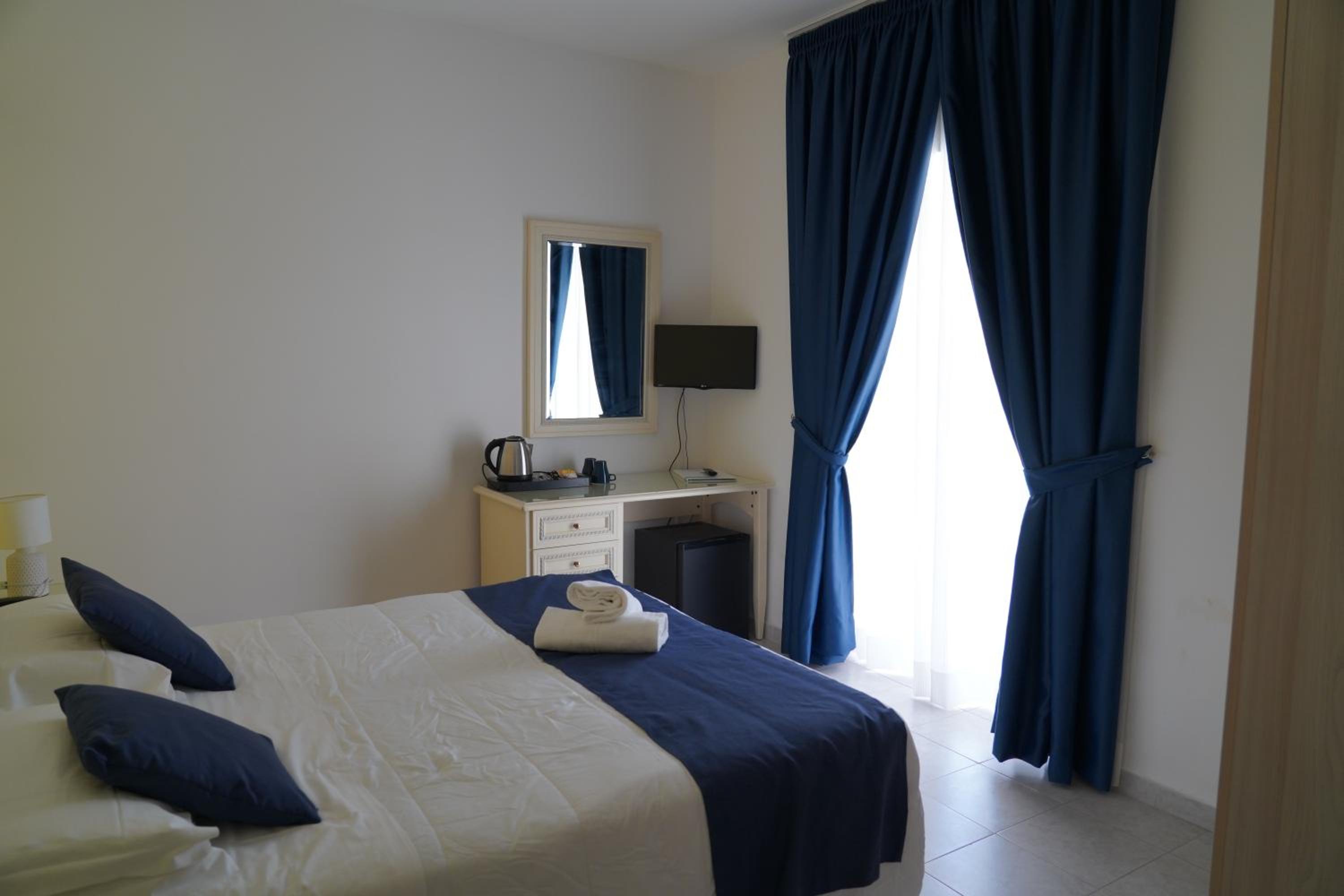 Double Room - Photo 1