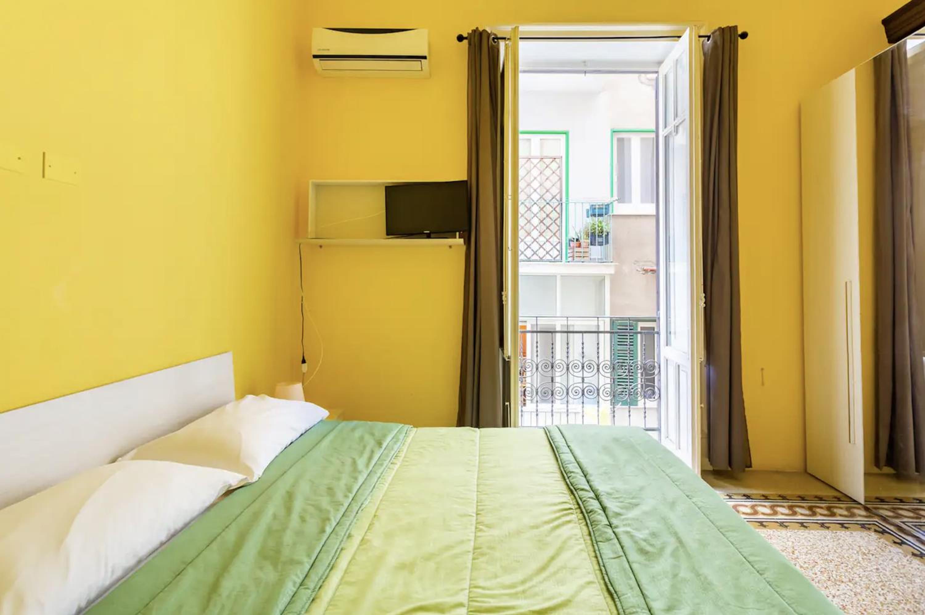 Double Room with Shared Bathroom