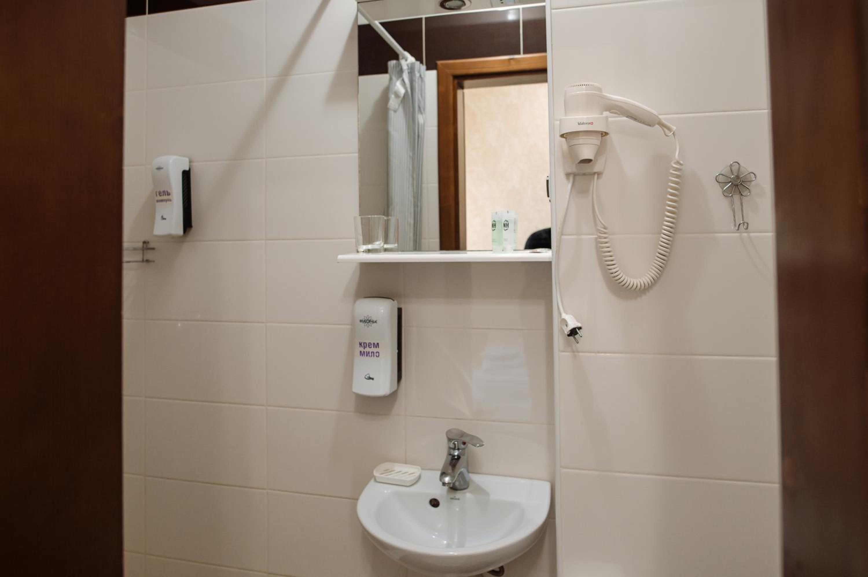 Single Room photo 3