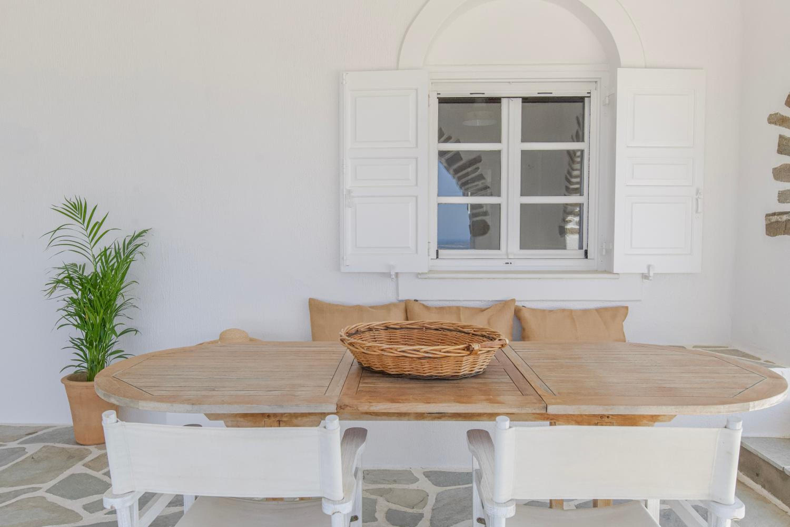 Three-Bedroom Villa with Shared Pool photo 2