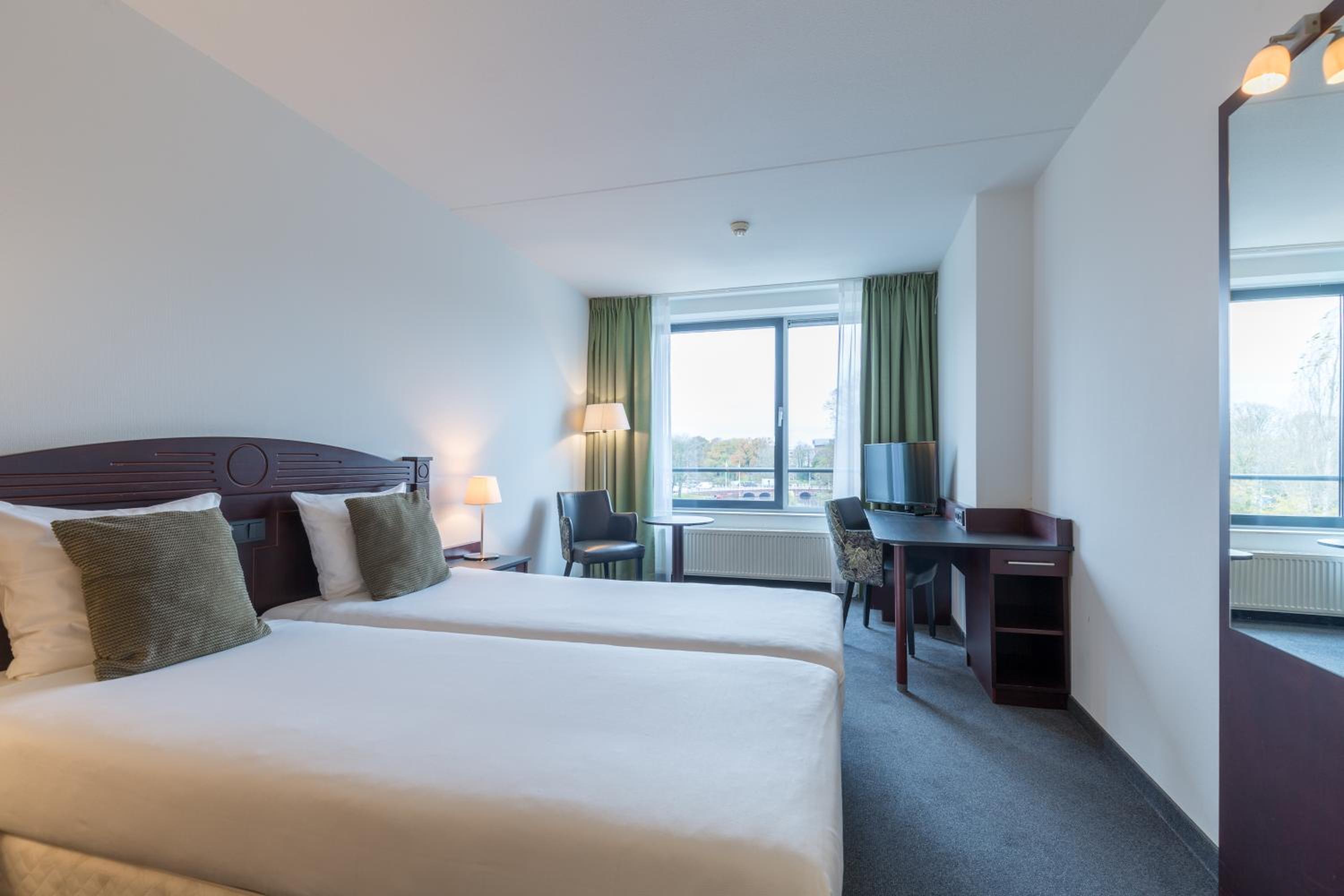 Deluxe Room - Photo 4