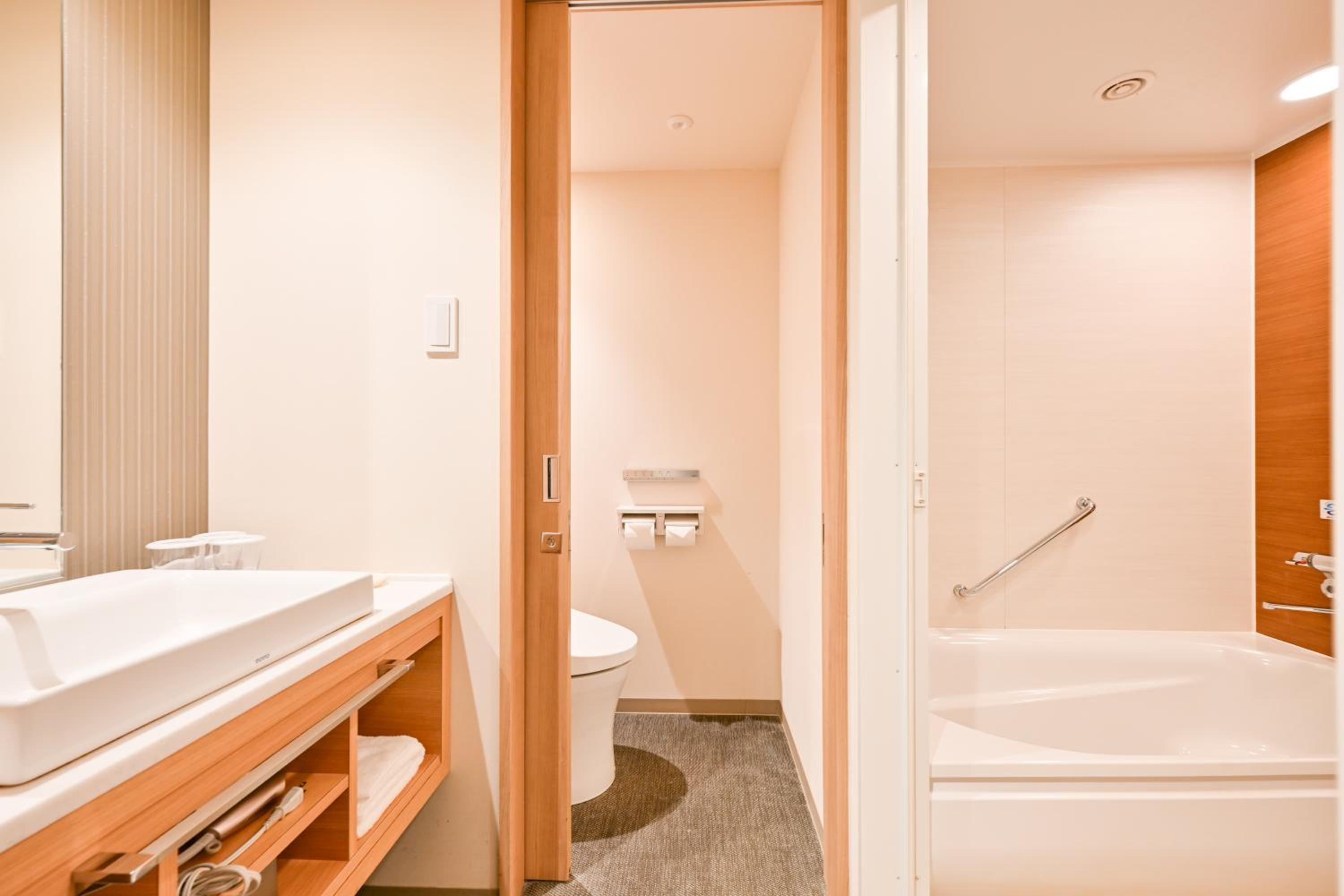 Moderate Twin Room with Extra Bed - Non-Smoking