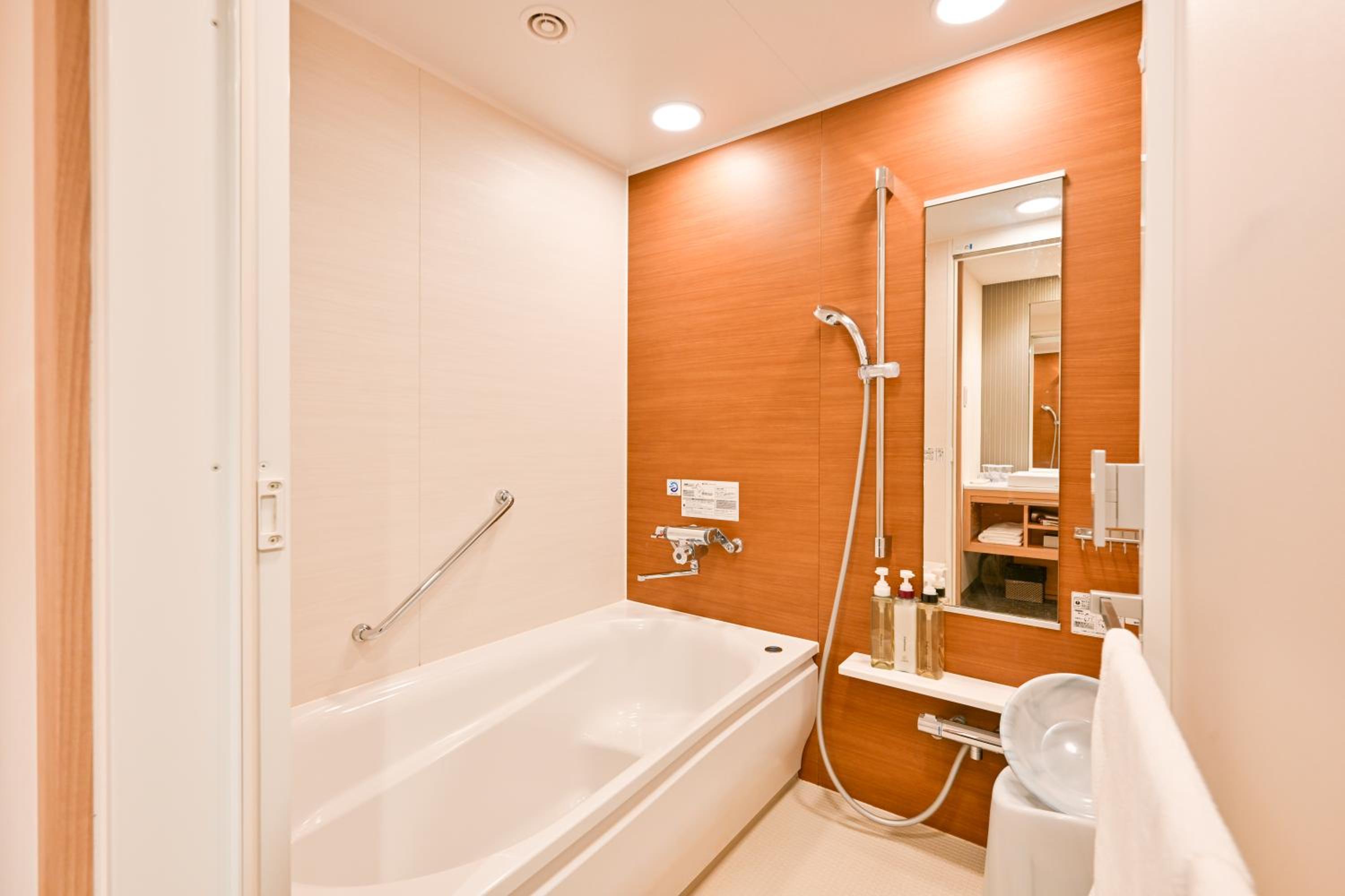 Moderate Twin Room with Extra Bed - Non-Smoking