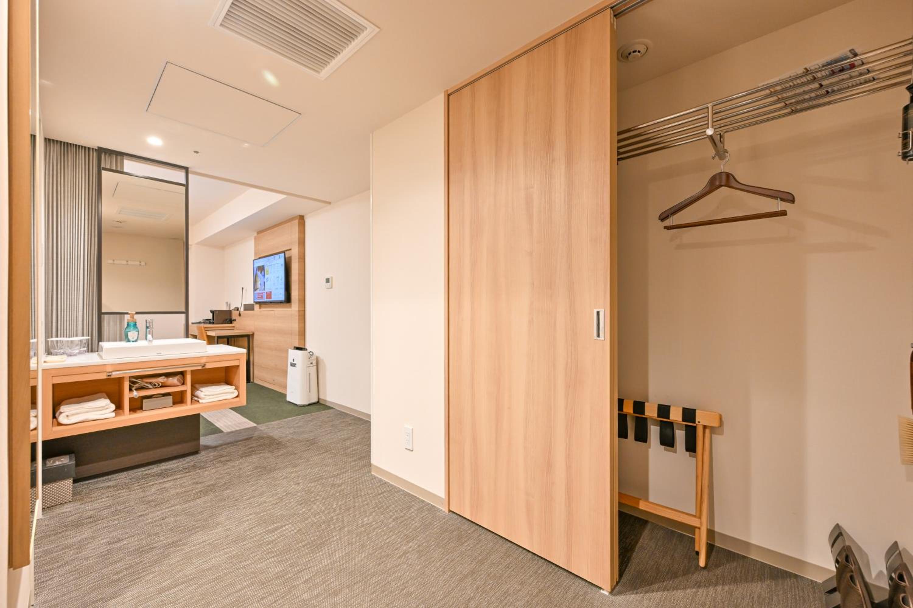 Superior Twin Room with Extra Bed - Smoking