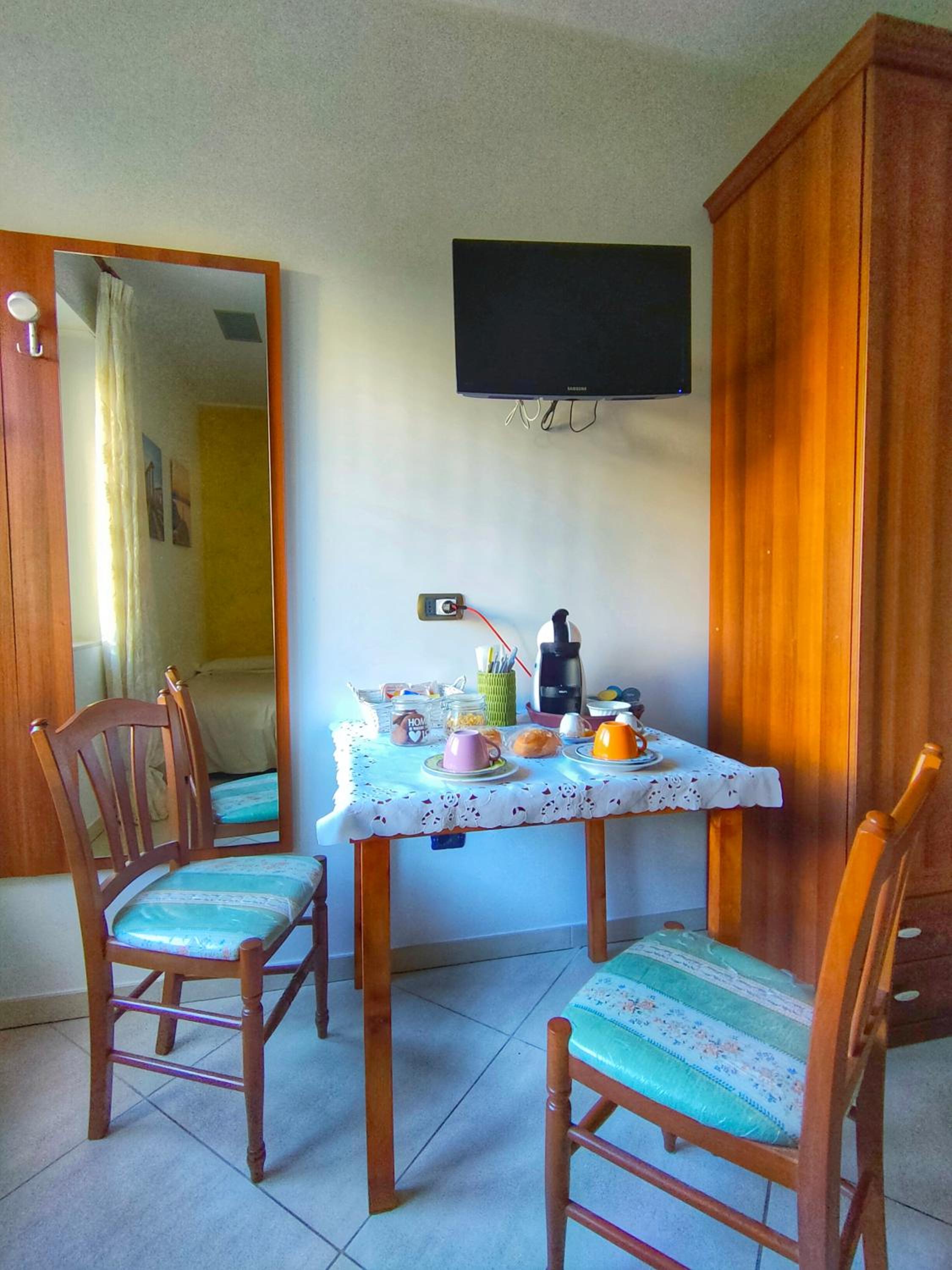 Double Room with Private Bathroom photo 2