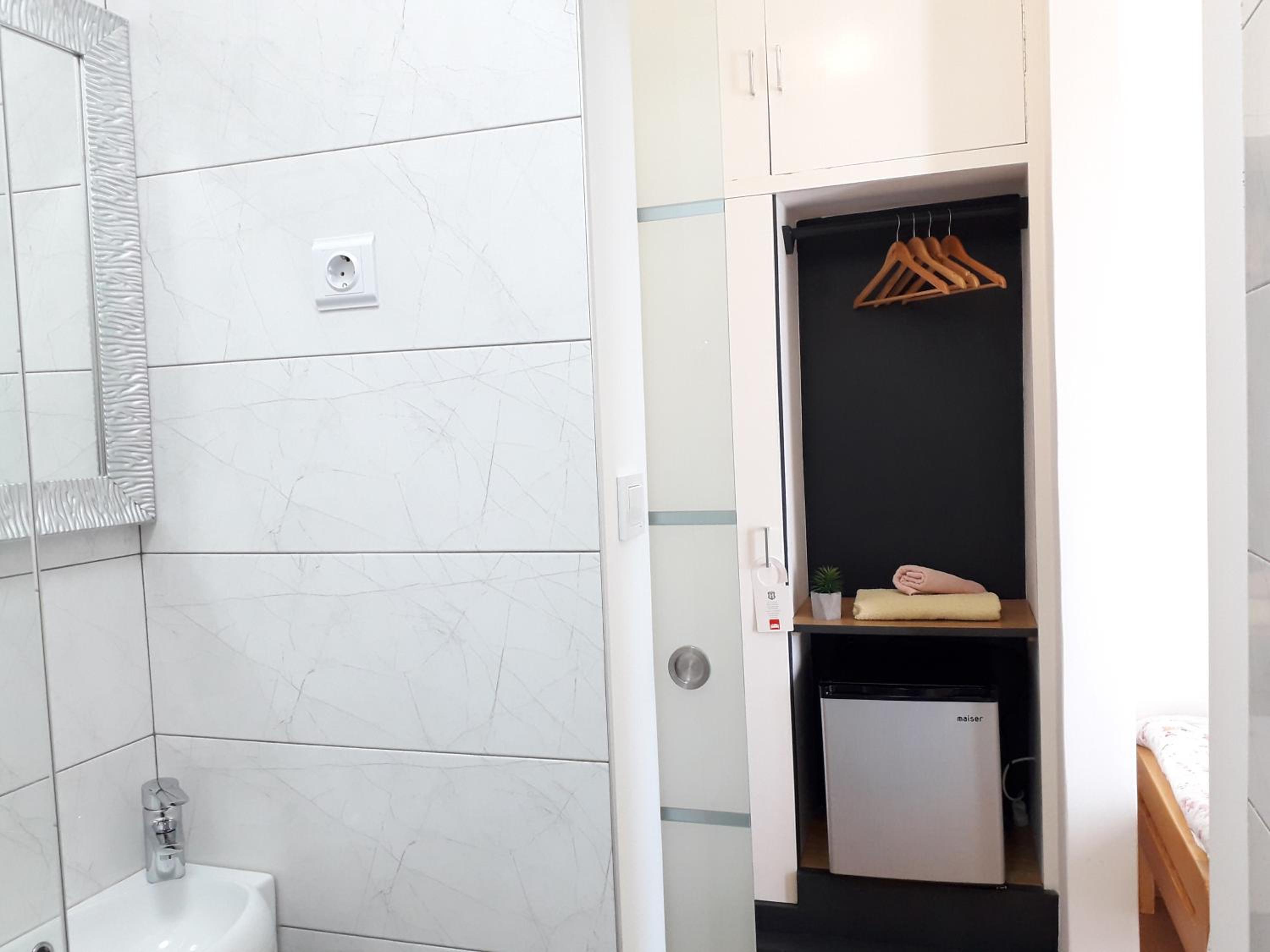 Small Twin Room photo 2