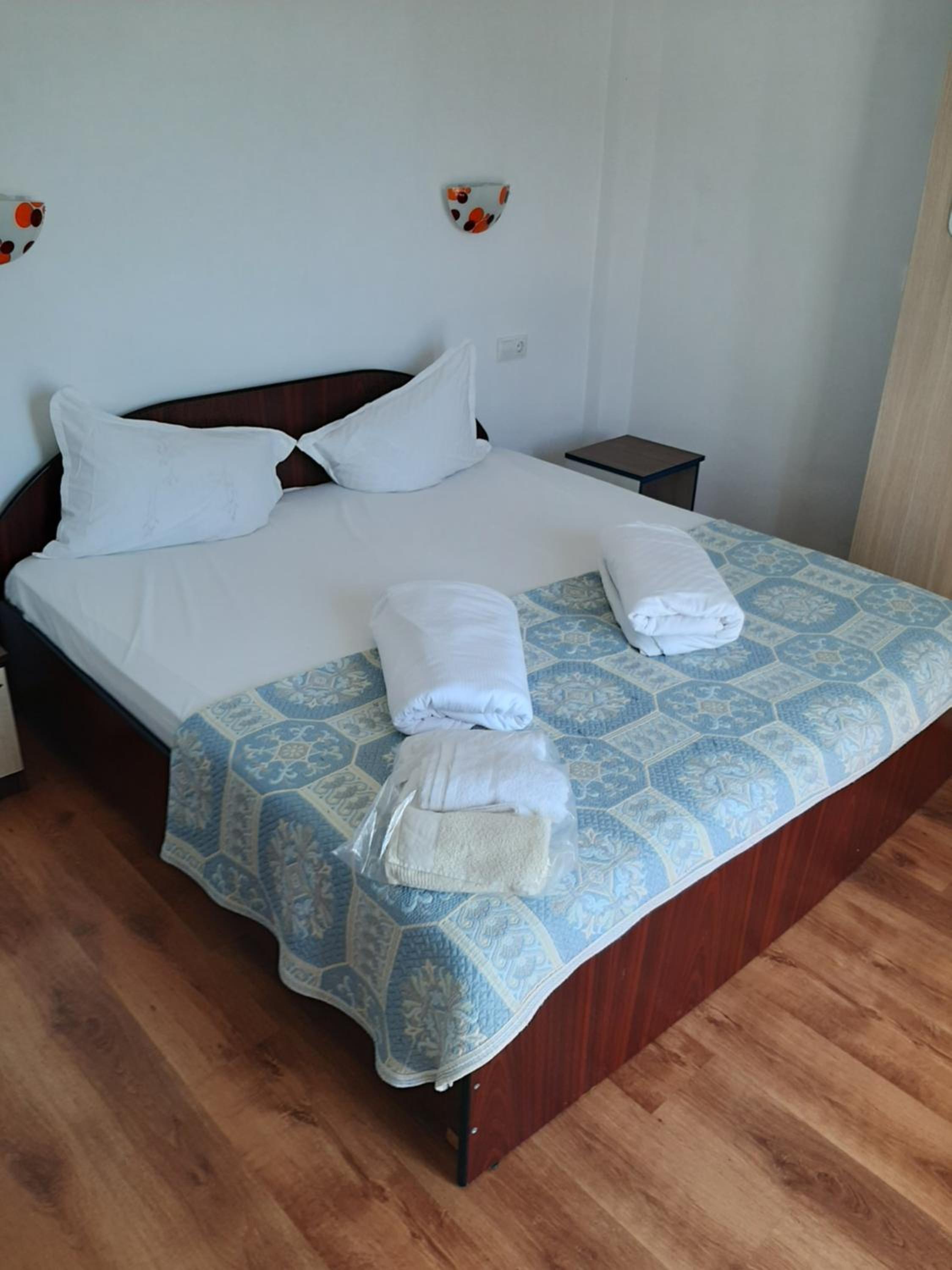Double Room - Photo 5