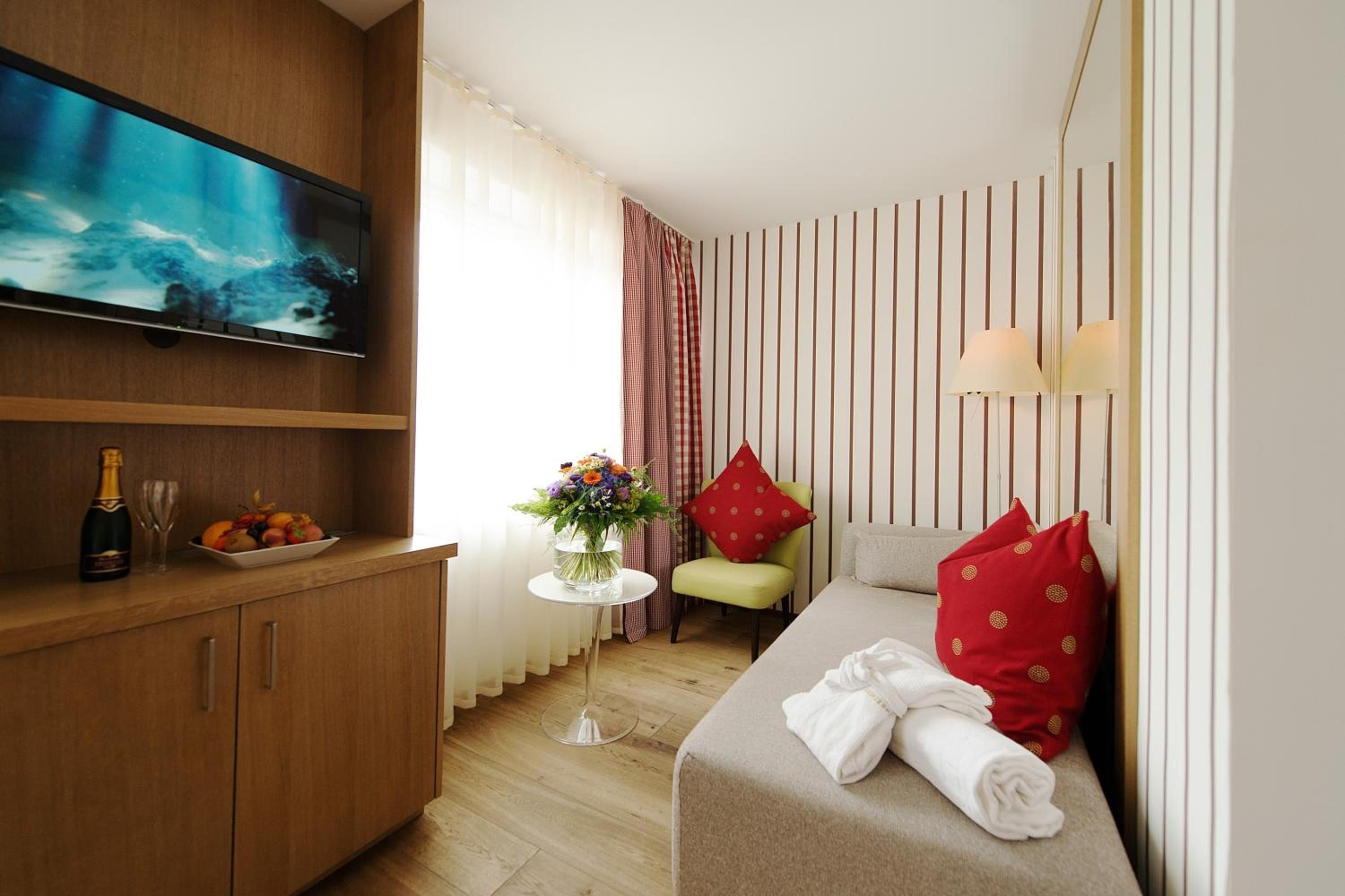 Deluxe Double Room - Photo 2