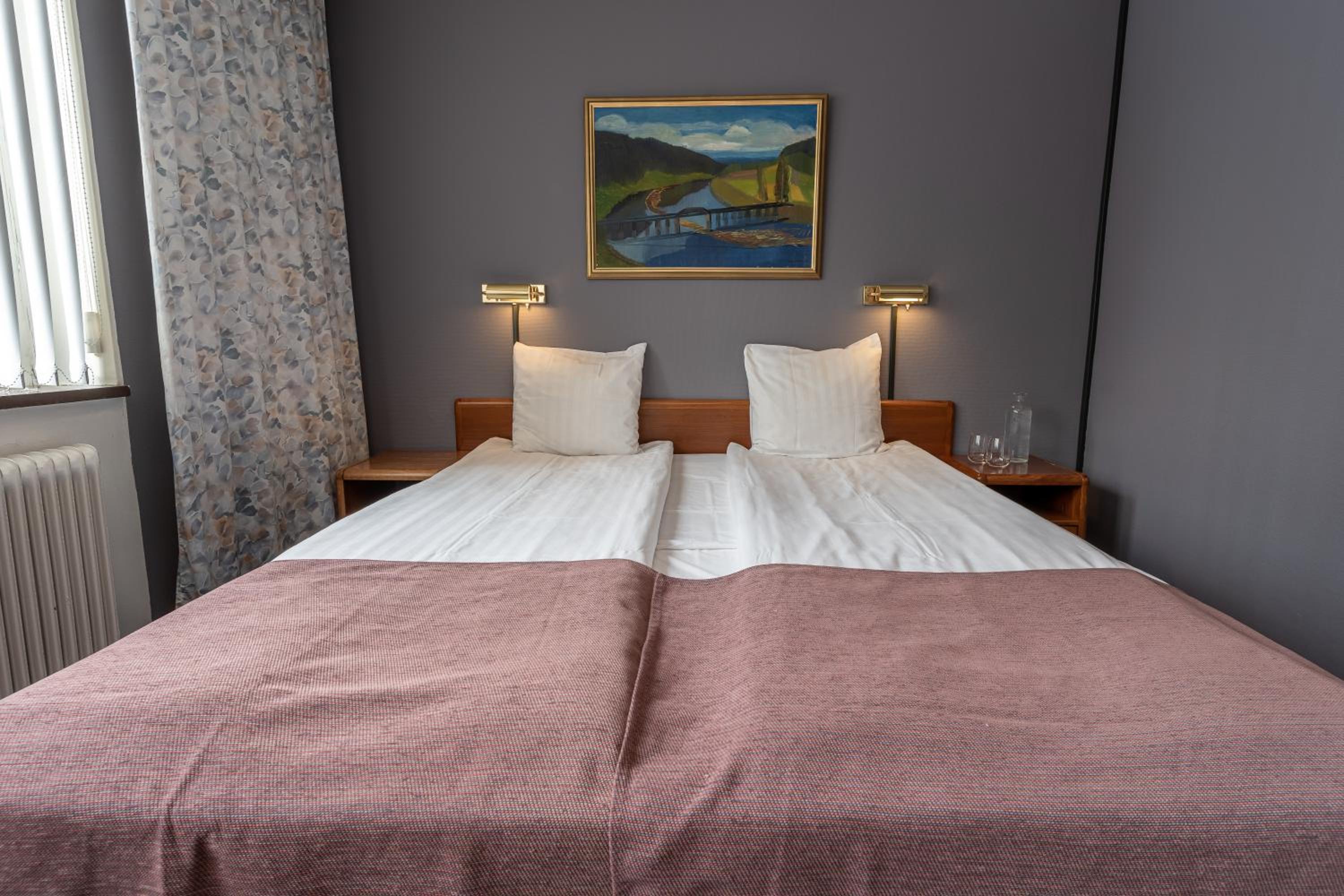Double or Twin Room - Photo 4