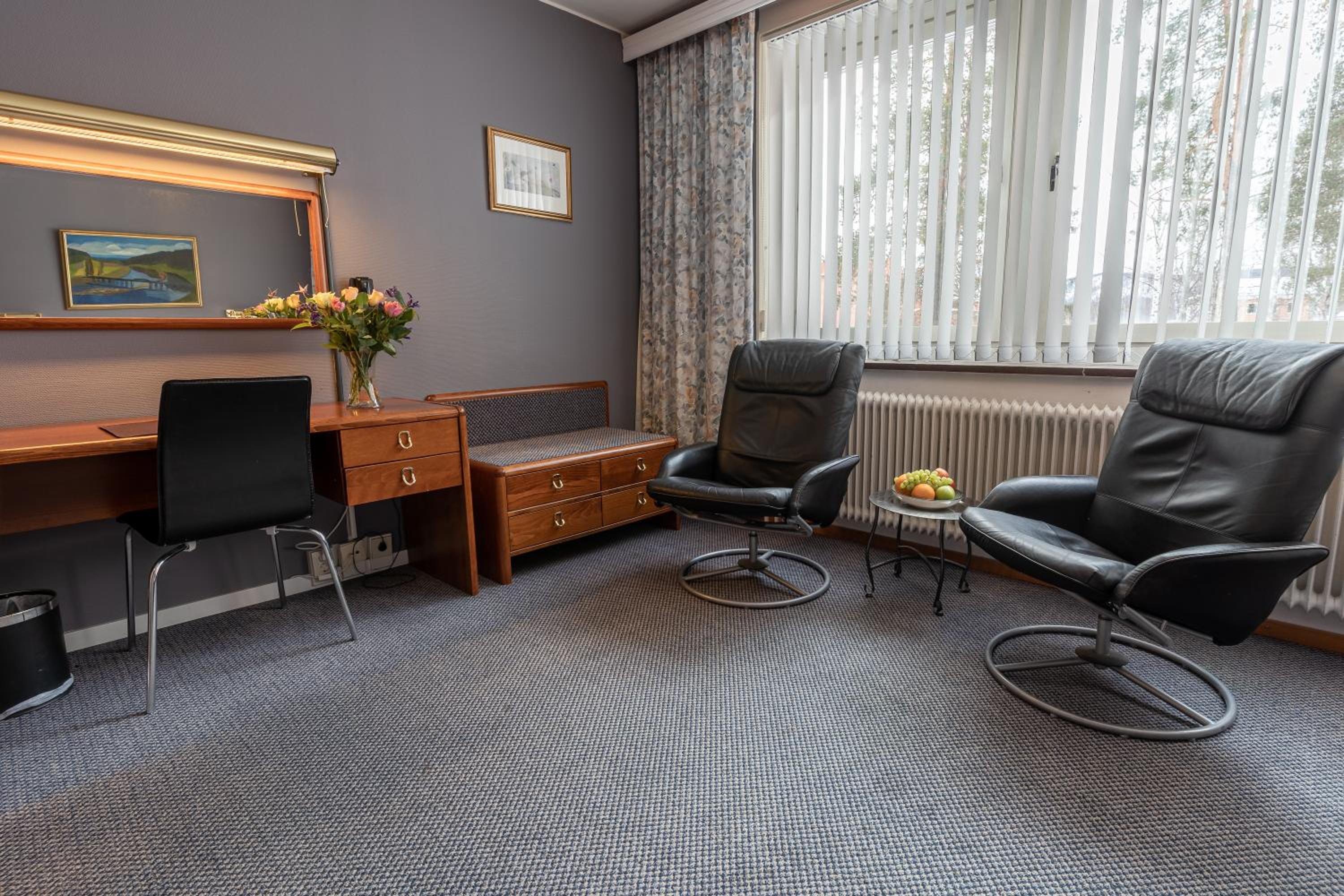 Double or Twin Room - Photo 6