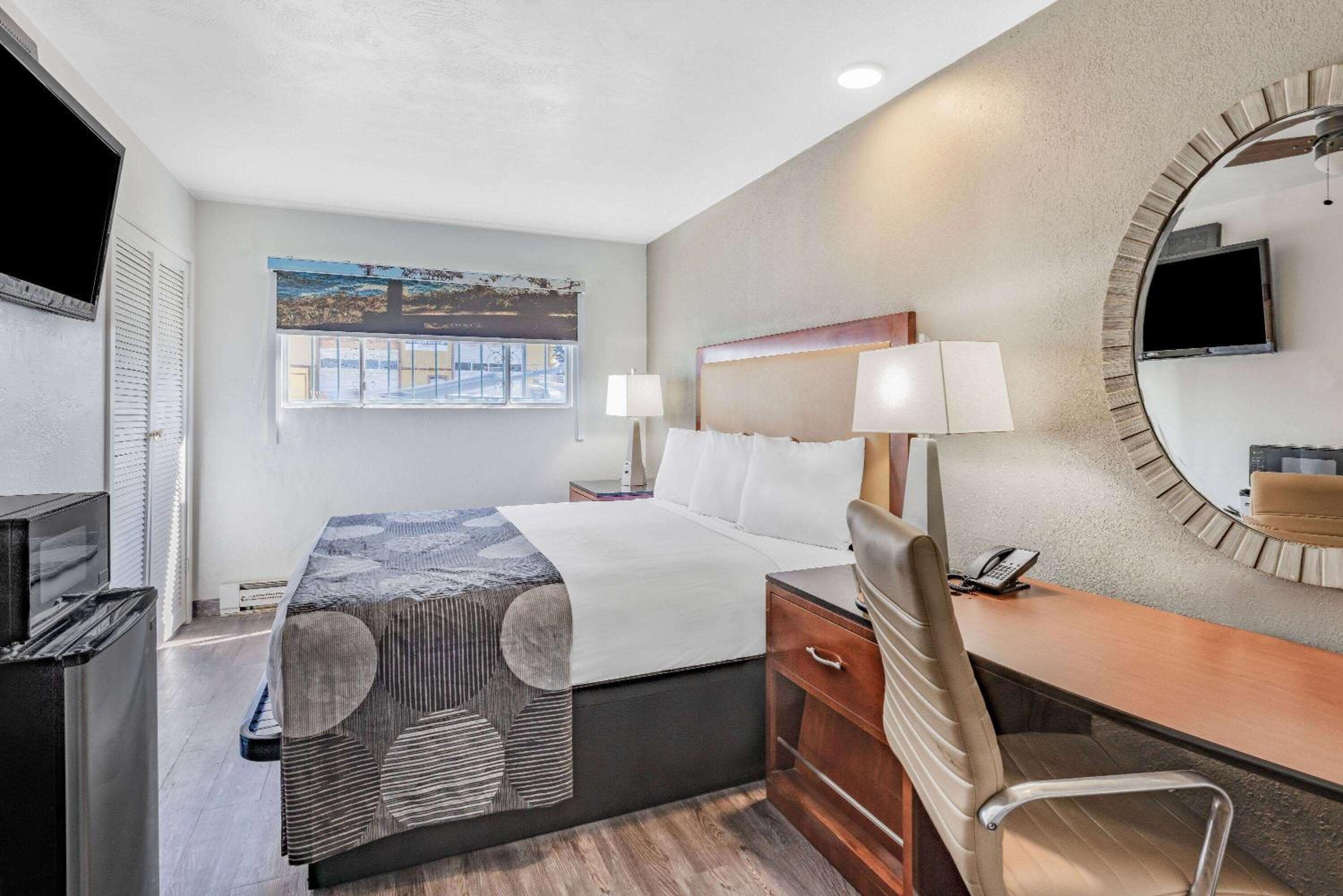 Double Room - Non-Smoking photo 2