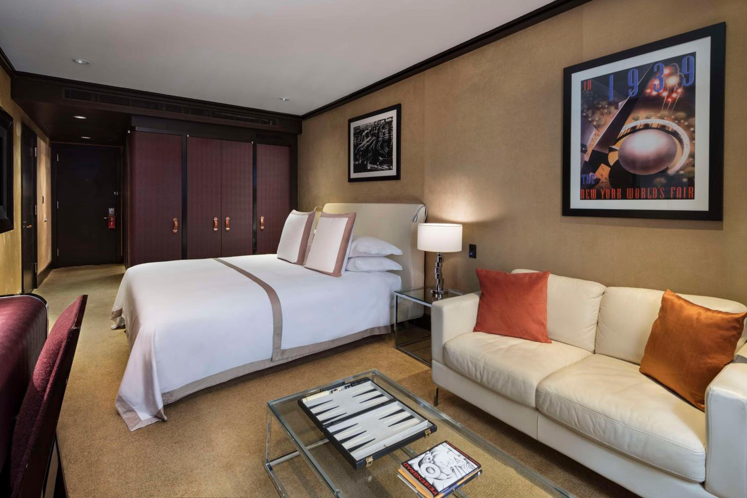 One King Deluxe room, 44th Street View